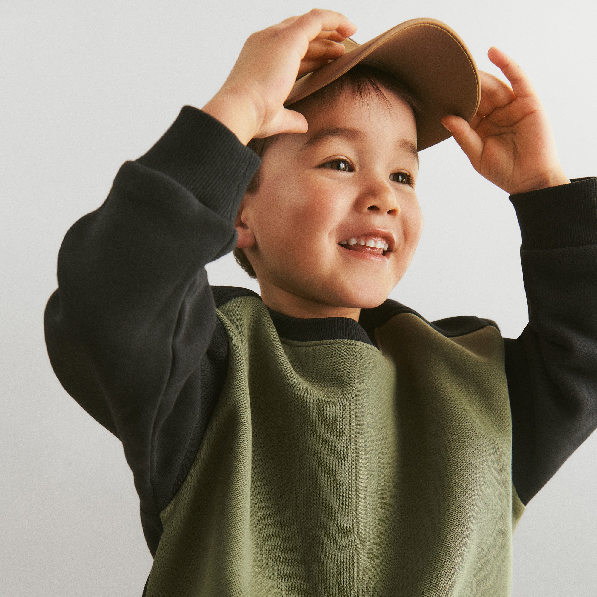 wheat-ellis-sweatshirt-navy-colorblock-bio-baumwolle image 2