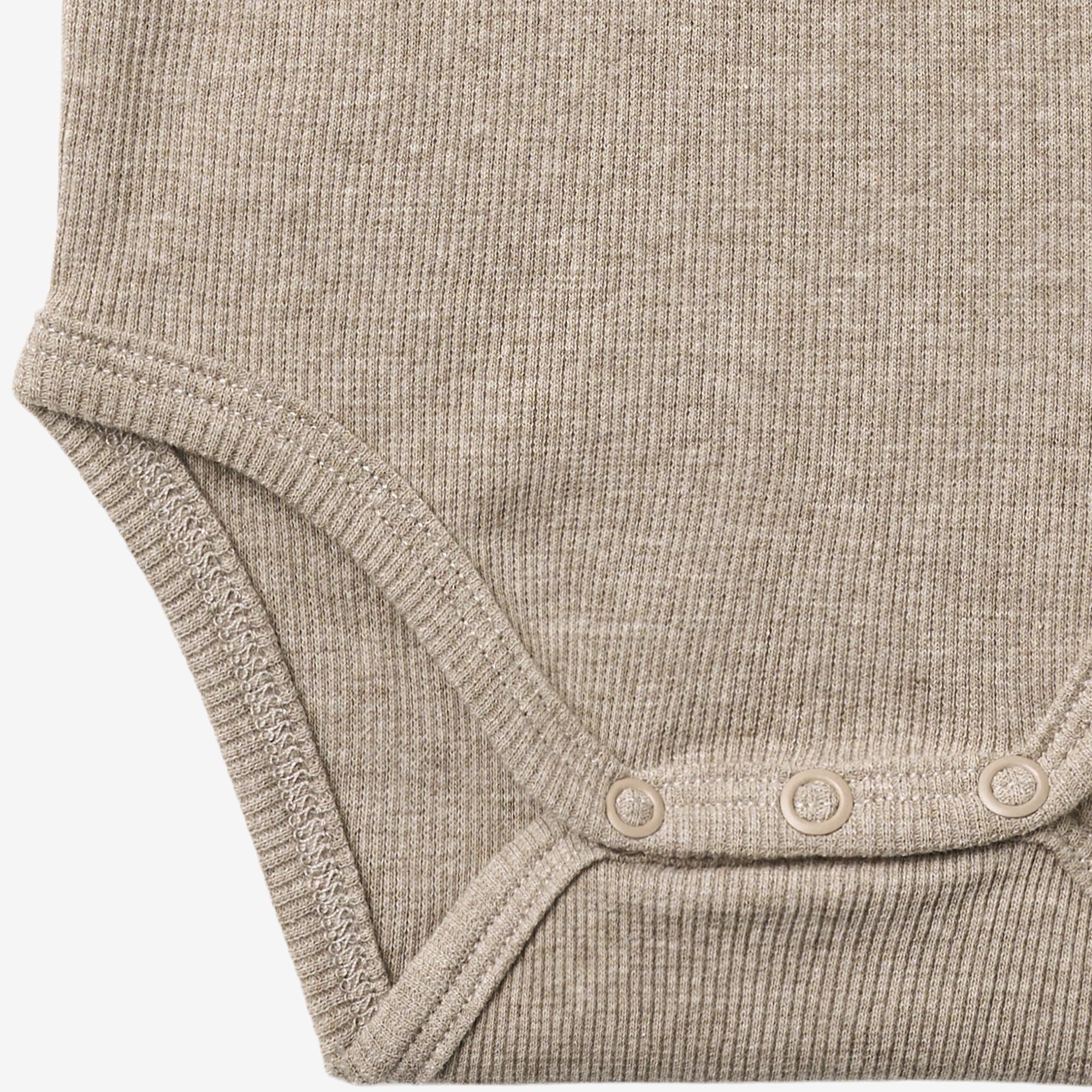 wheat-lasse-body-rmellos-gravel-melange-aus-bio-jersey image 6