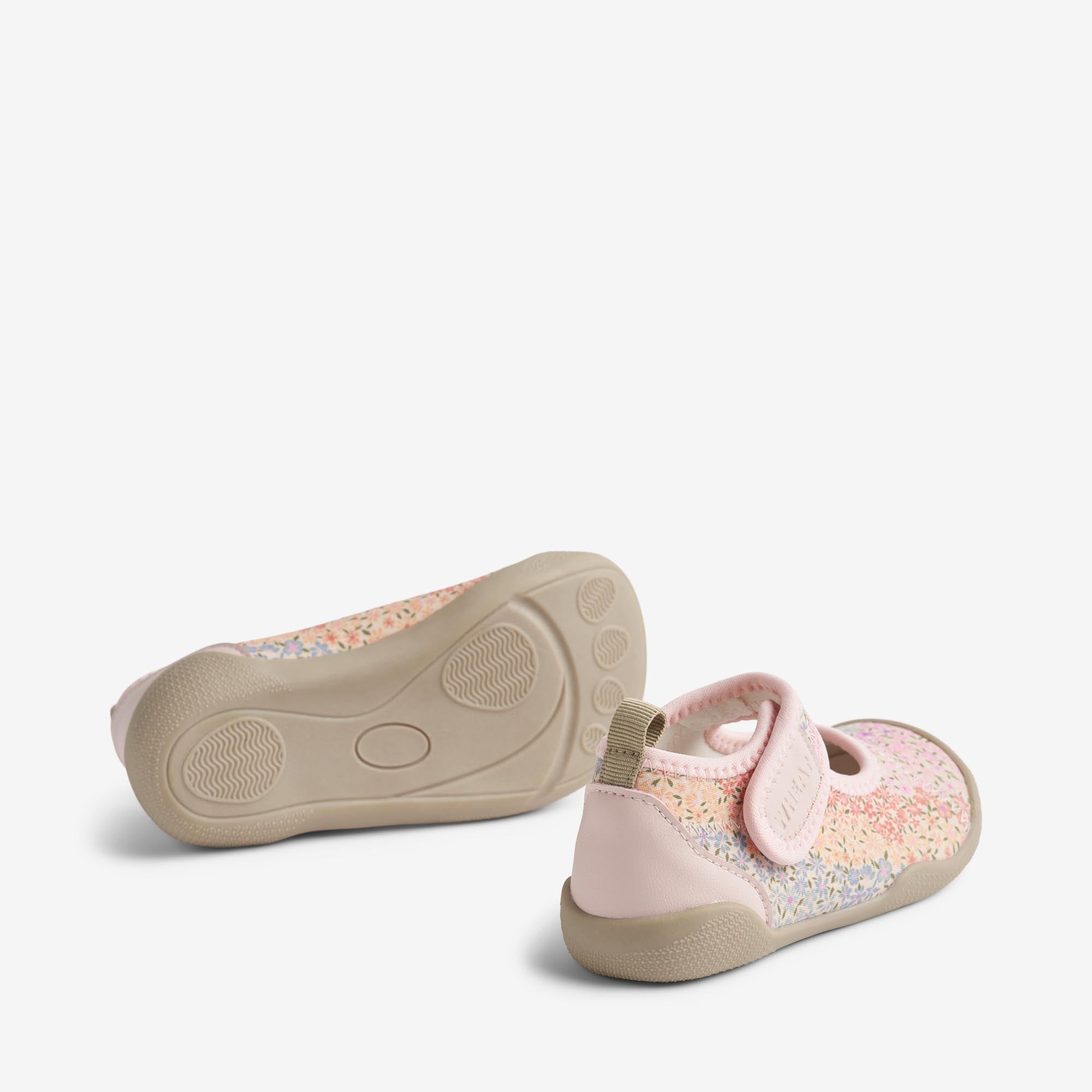 wheat-wavey-badeschuhe-kinder-neopren-rainbow-flowers image 2