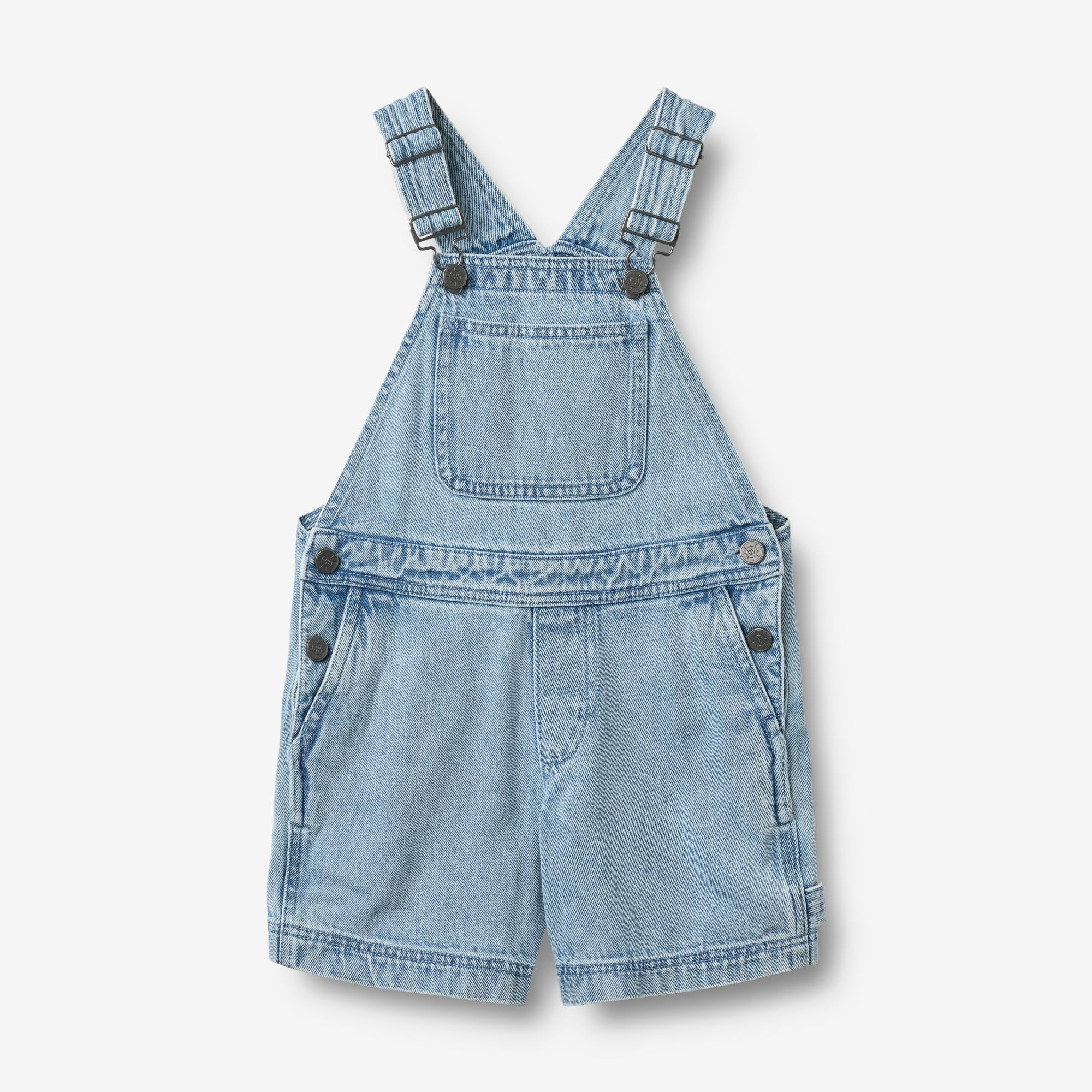 wheat-lykke-kurze-latzhose-hellblau-denim-bio image 2