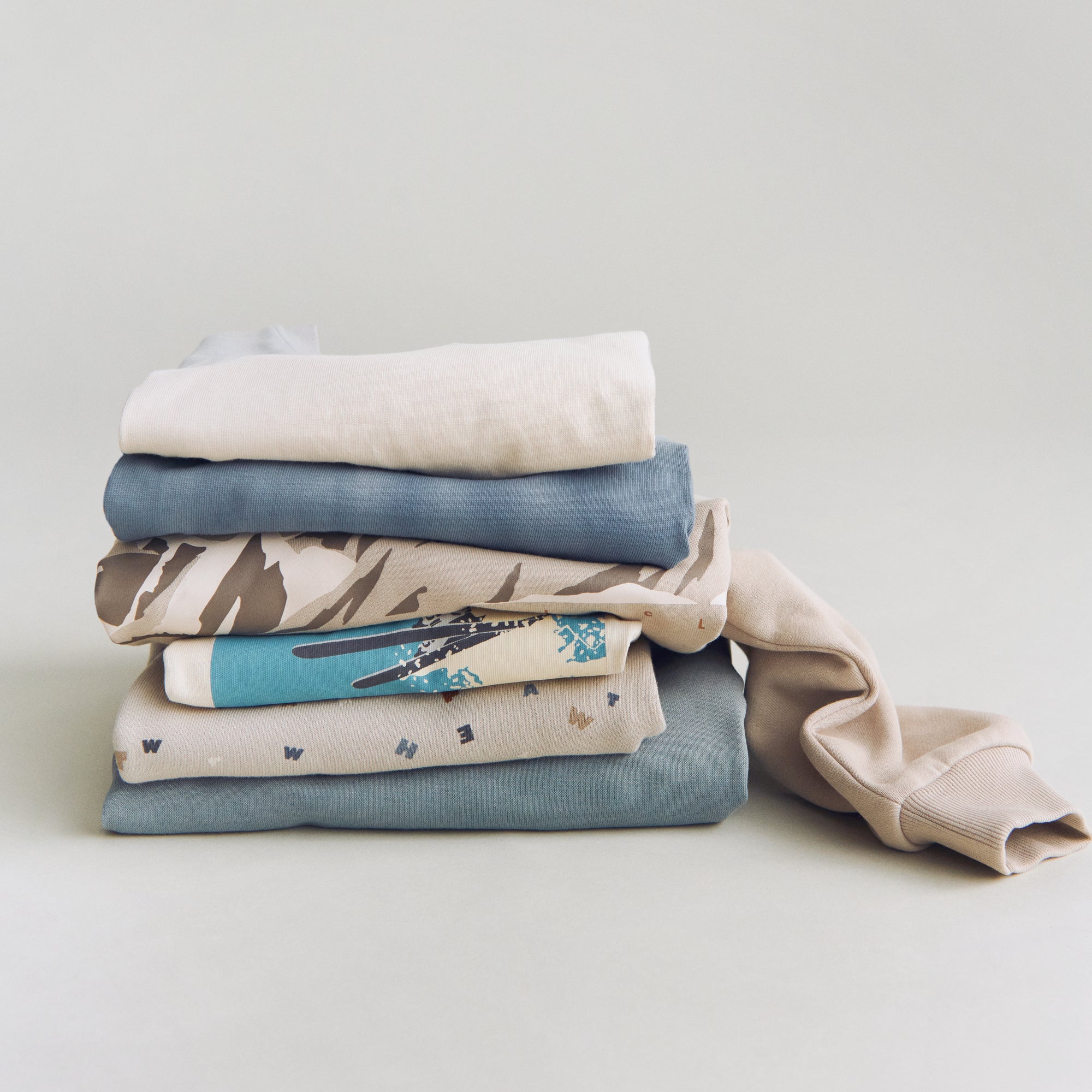wheat-mikkel-sweatshirt-junge-faded-denim-bio-baumwolle image 2