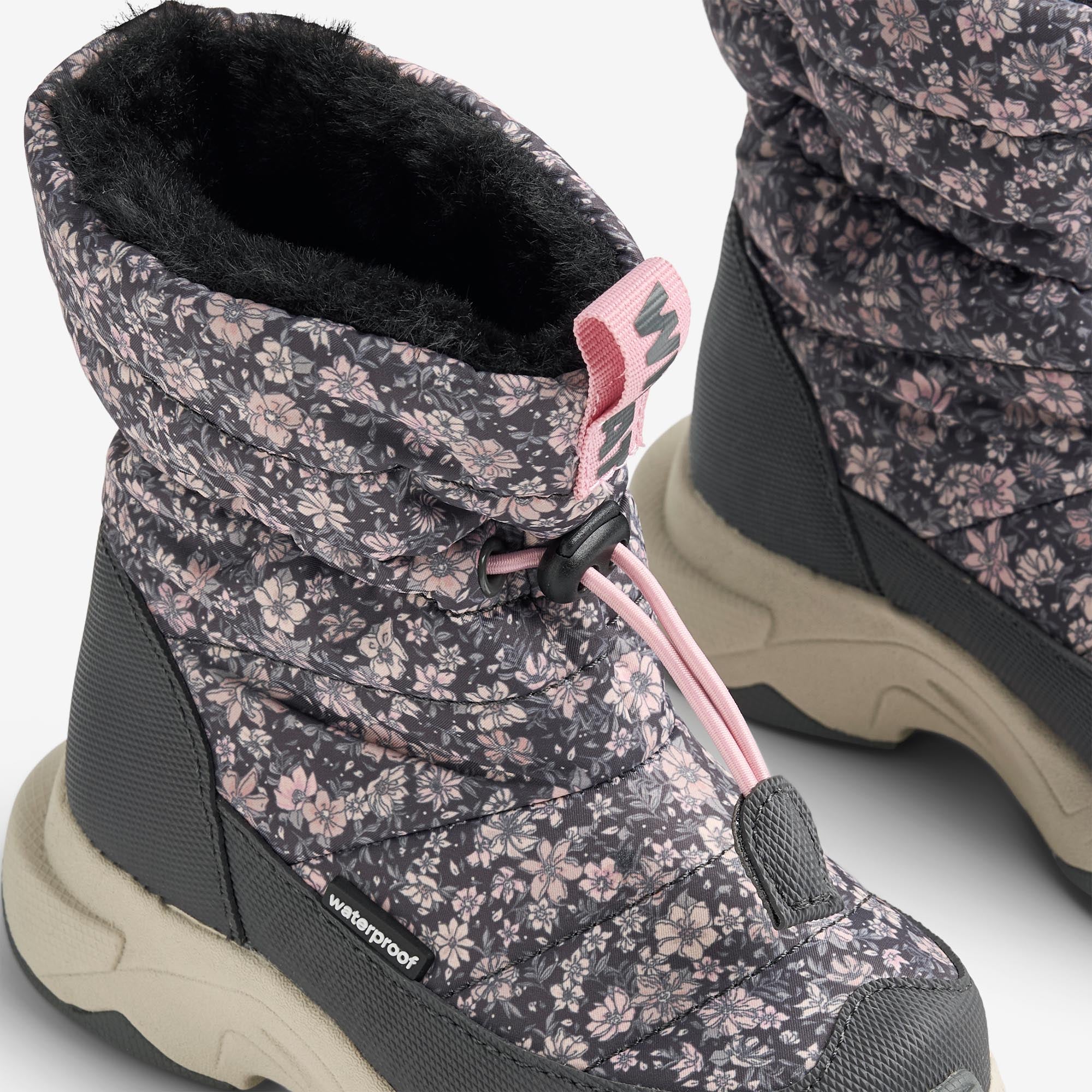 wheat-esme-winterstiefel-dark-charcoal-flowers-wollfutter image 4