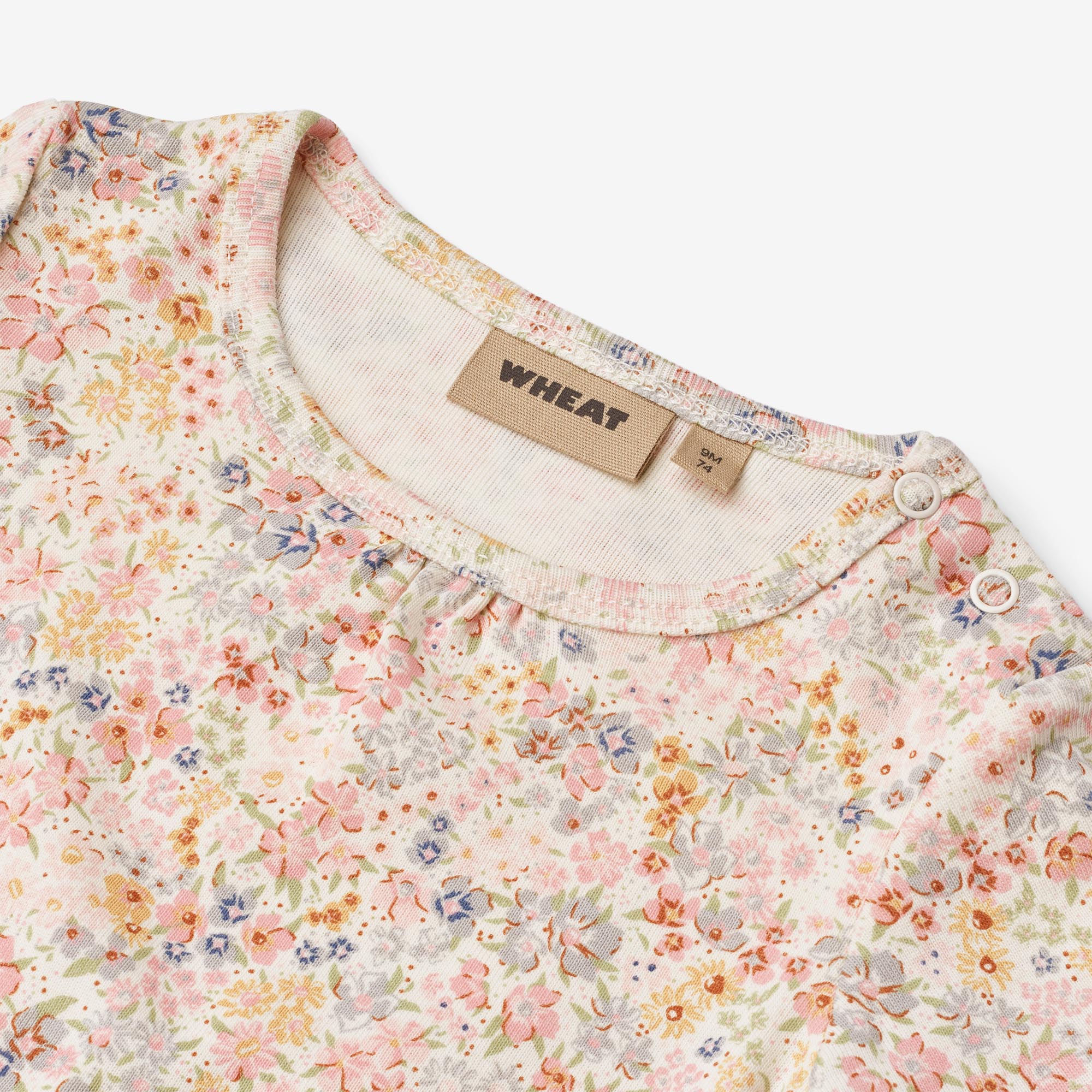 wheat-linette-body-kurzarm-bright-flowers-bio-baumwolle image 3