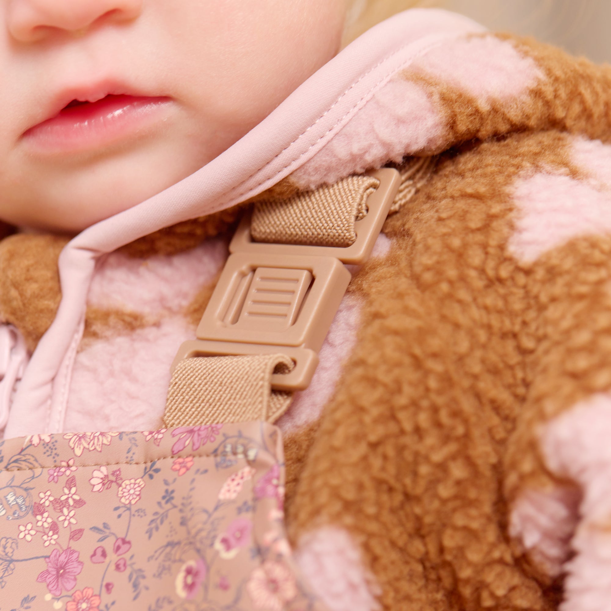 wheat-martinus-fleecejacke-warm-hazel-flowers-recycling image 5