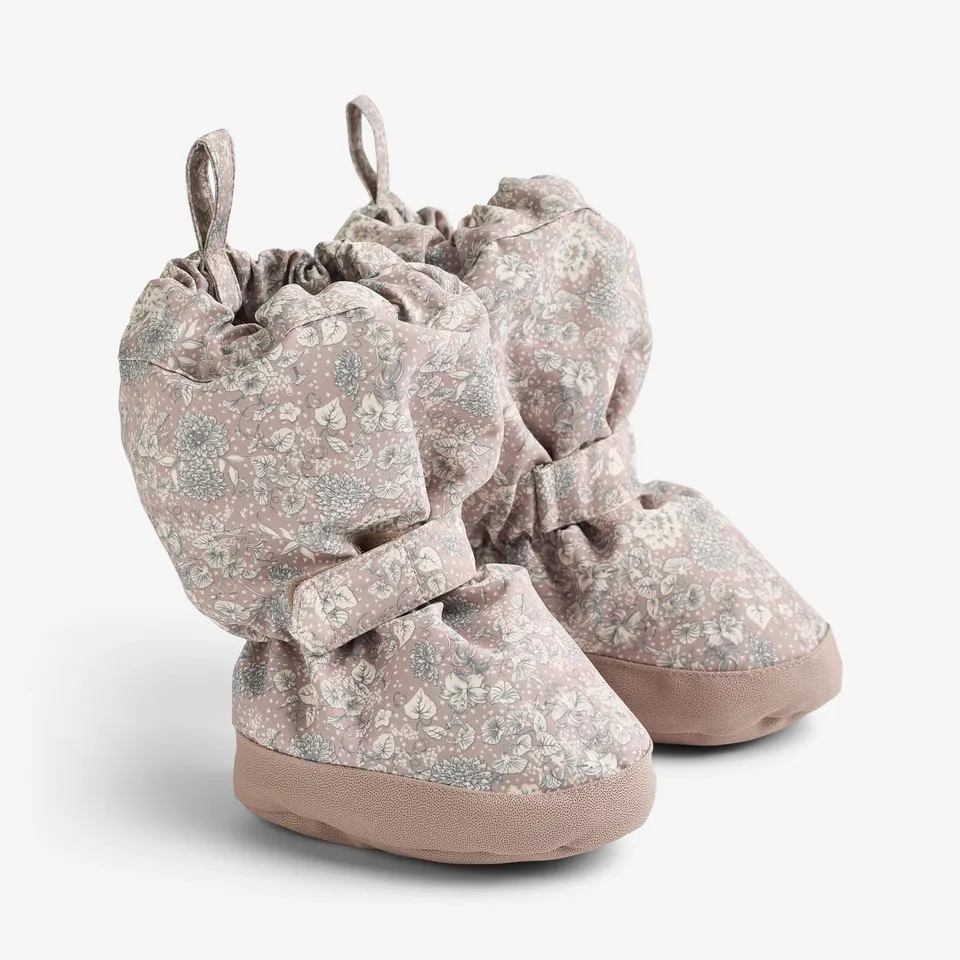 wheat-accessories-outerwear-booties-berschuh-dry-rose-flowers image 1