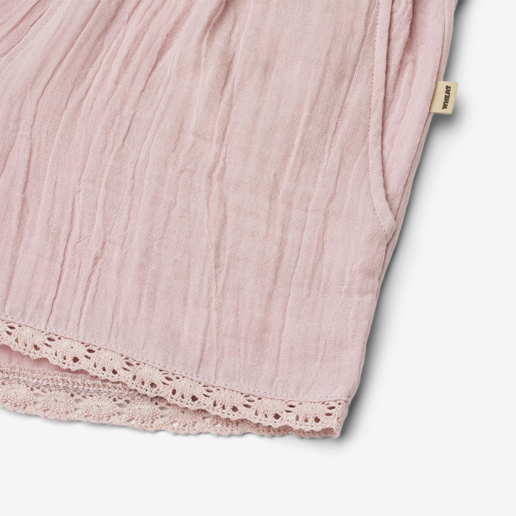 wheat-short-lace-eileen-shorts-lavender-mist-bio-baumwolle image 3