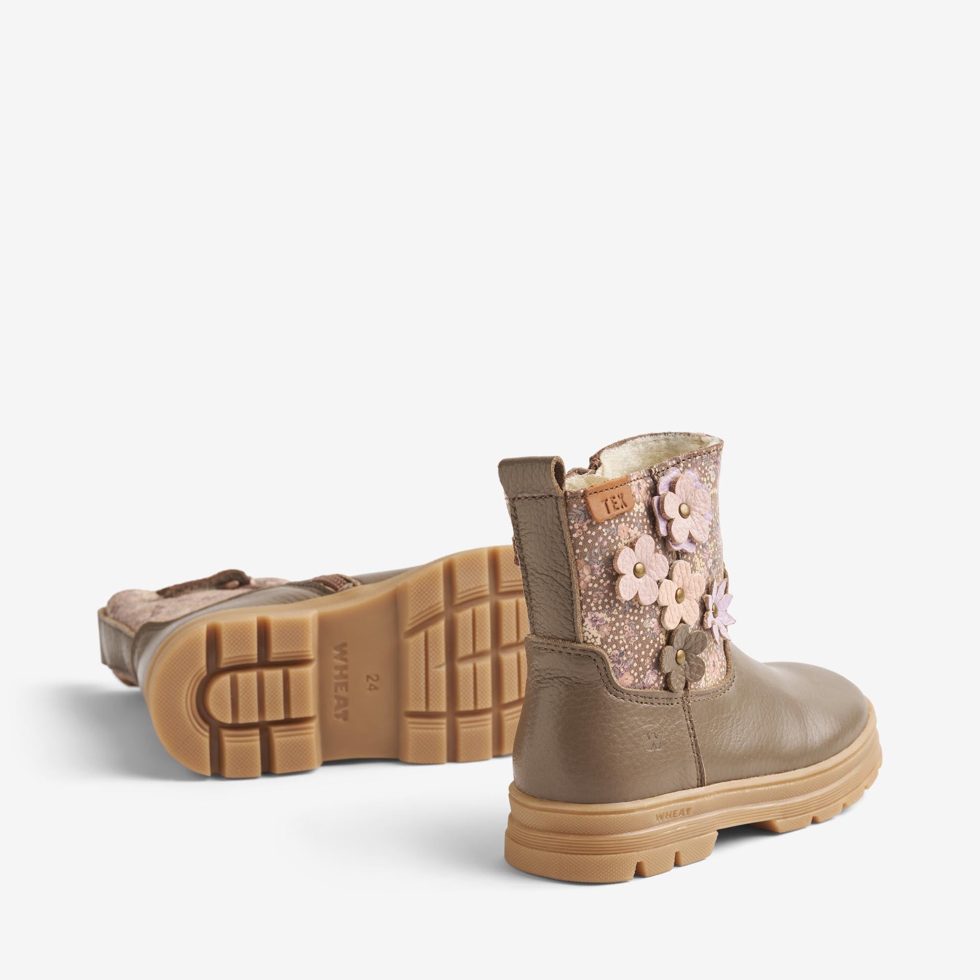 wheat-carmen-tex-winterboot-dry-wood-snow-flowers image 2