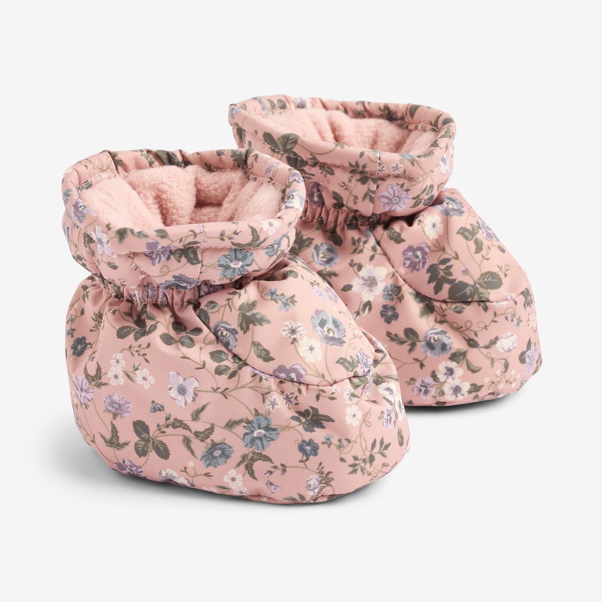 wheat-fuffa-booties-rose-powder-flowers-baby-schuhe-wattiert image 1