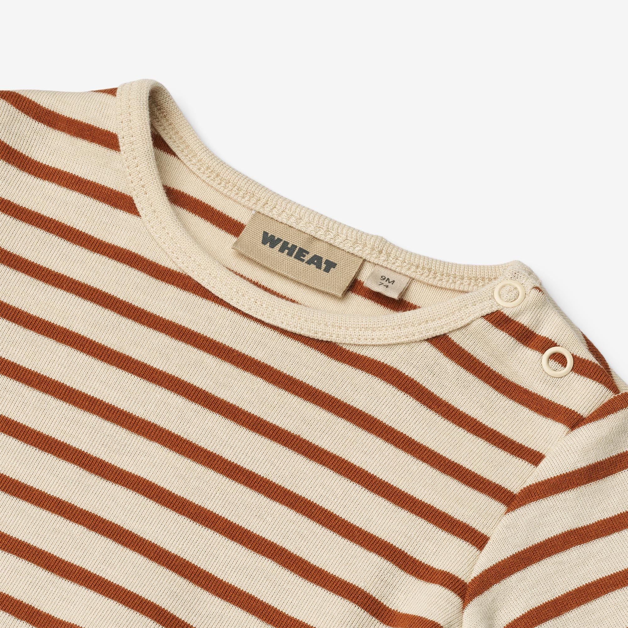 wheat-berti-body-langarm-warm-caramel-stripe-baby image 3