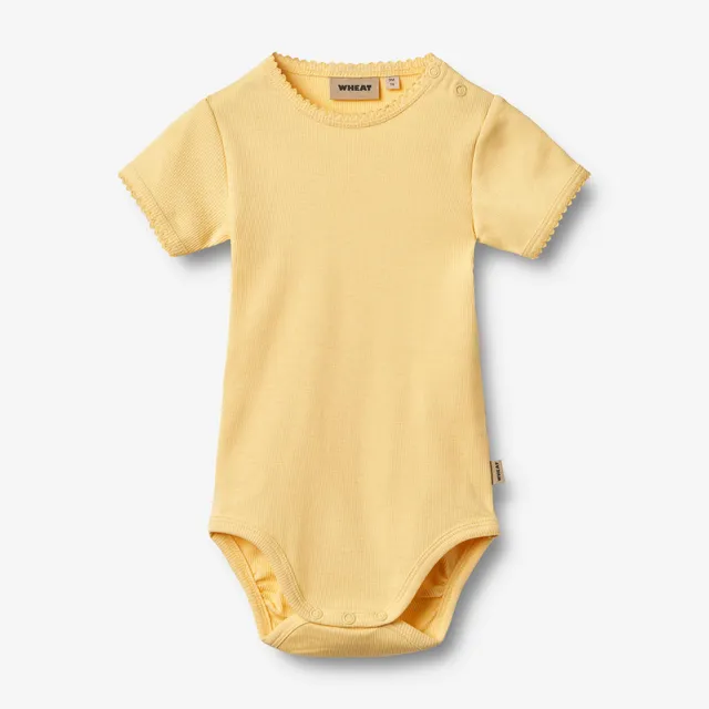 wheat-elisa-rip-body-kurzarm-golden-yellow-bio-baumwolle image 1