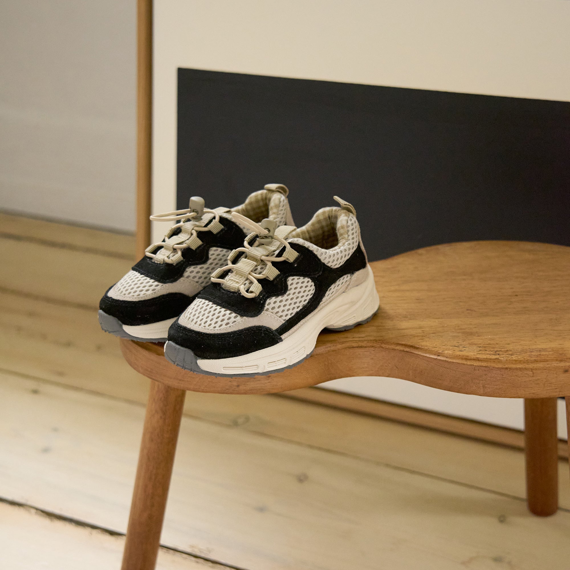 wheat-arthur-sneaker-schwarz-beige-turnschuhe-mesh image 2