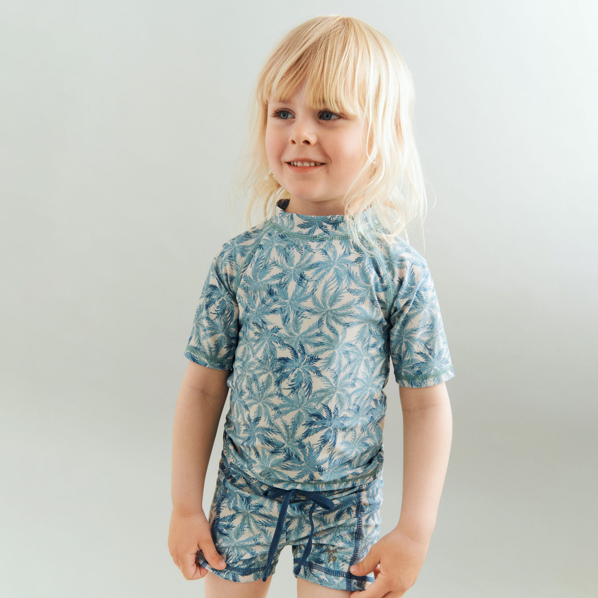 wheat-ulrik-blue-palm-badehose-122-uv-40 image 2