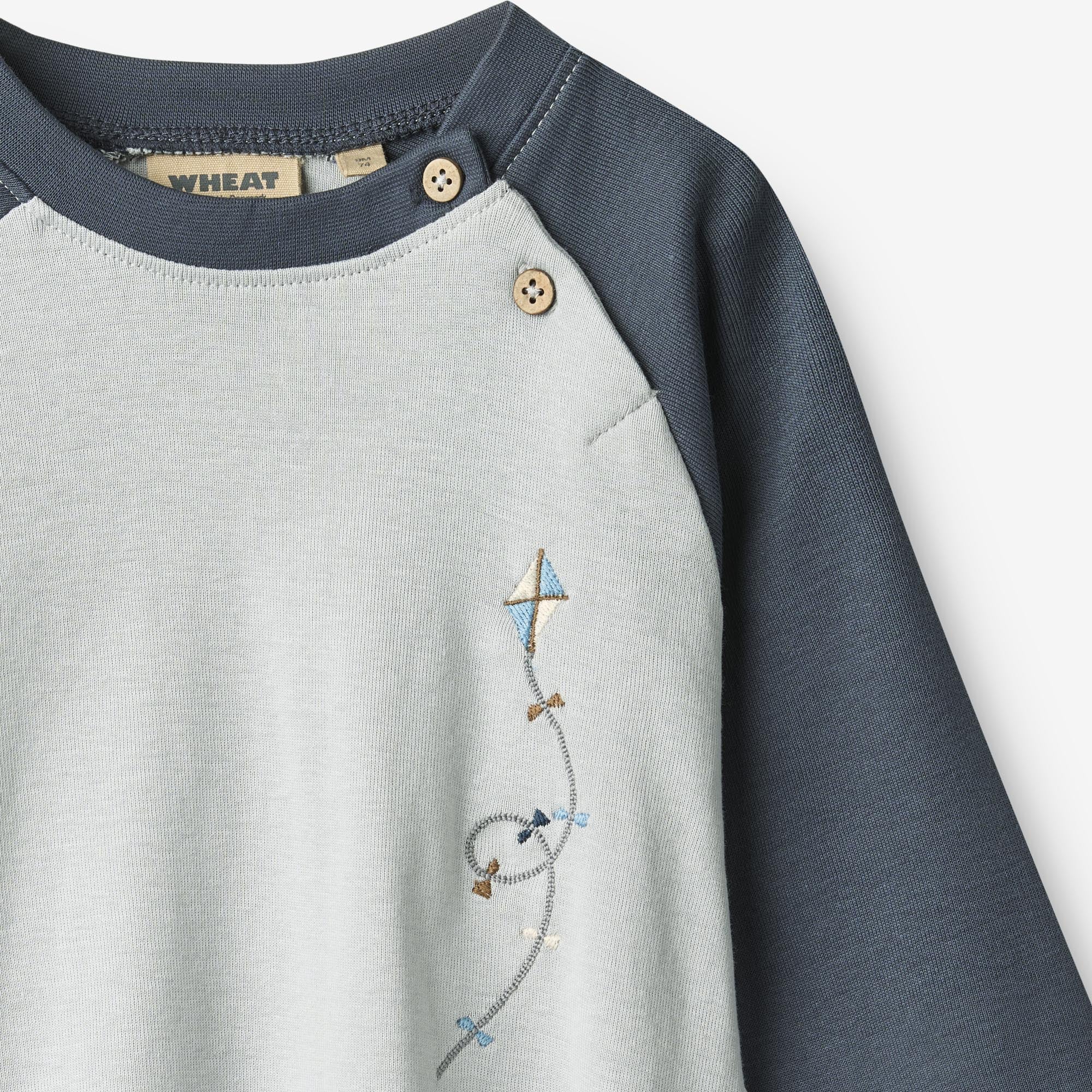 wheat-darrin-block-langarmshirt-mellow-sky-bio-baumwolle image 3