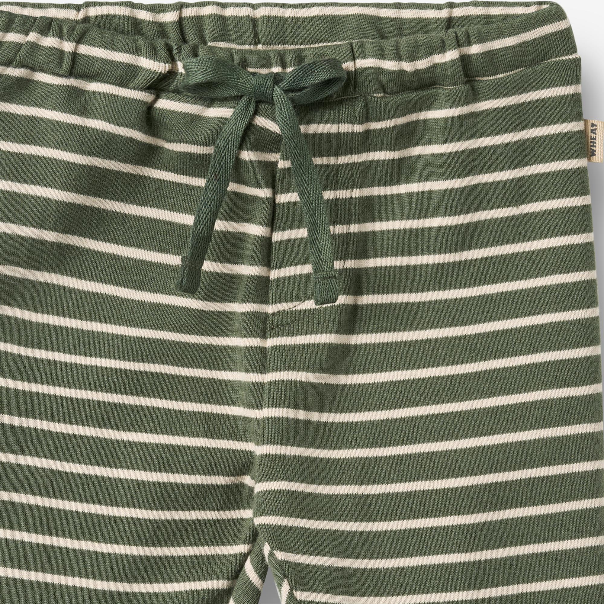 wheat-clothing-manfred-jerseyhose-dark-green-stripe-bio image 3