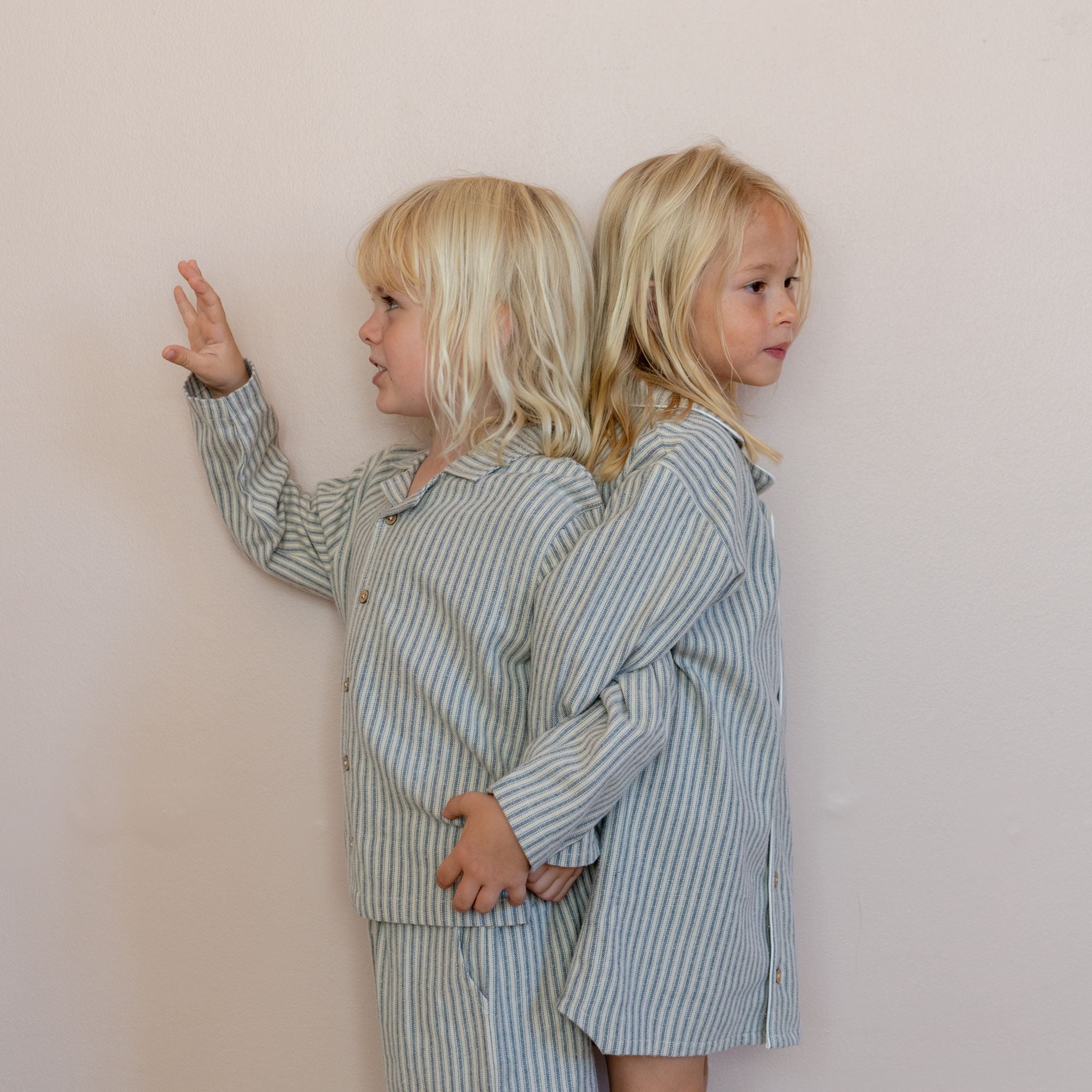 wheat-madison-pyjama-kinder-blau-gestreift-bio-baumwolle image 2