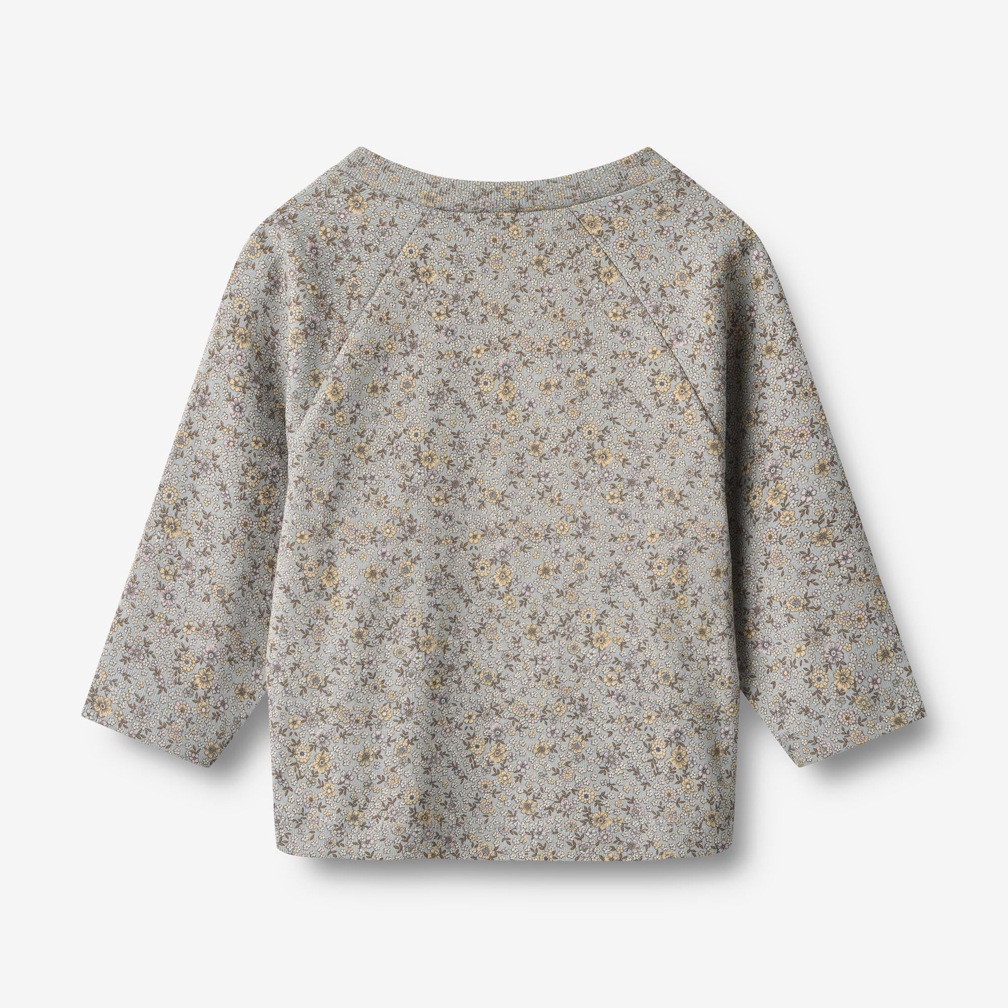 wheat-darrin-langarmshirt-slightly-blue-flowers-bio-baumwolle image 2