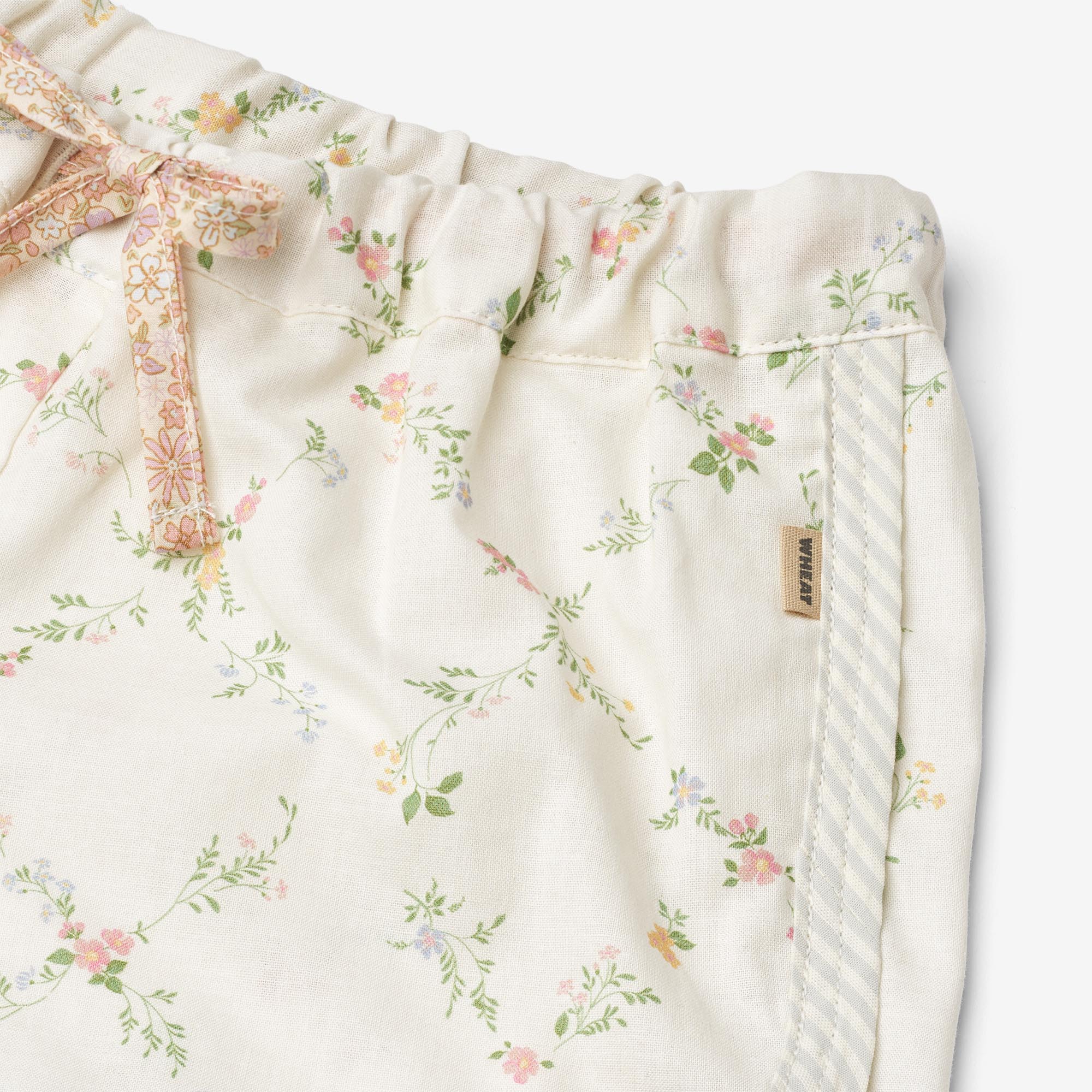wheat-inger-shorts-kindershorts-ivory-checked-flowers-bio image 3