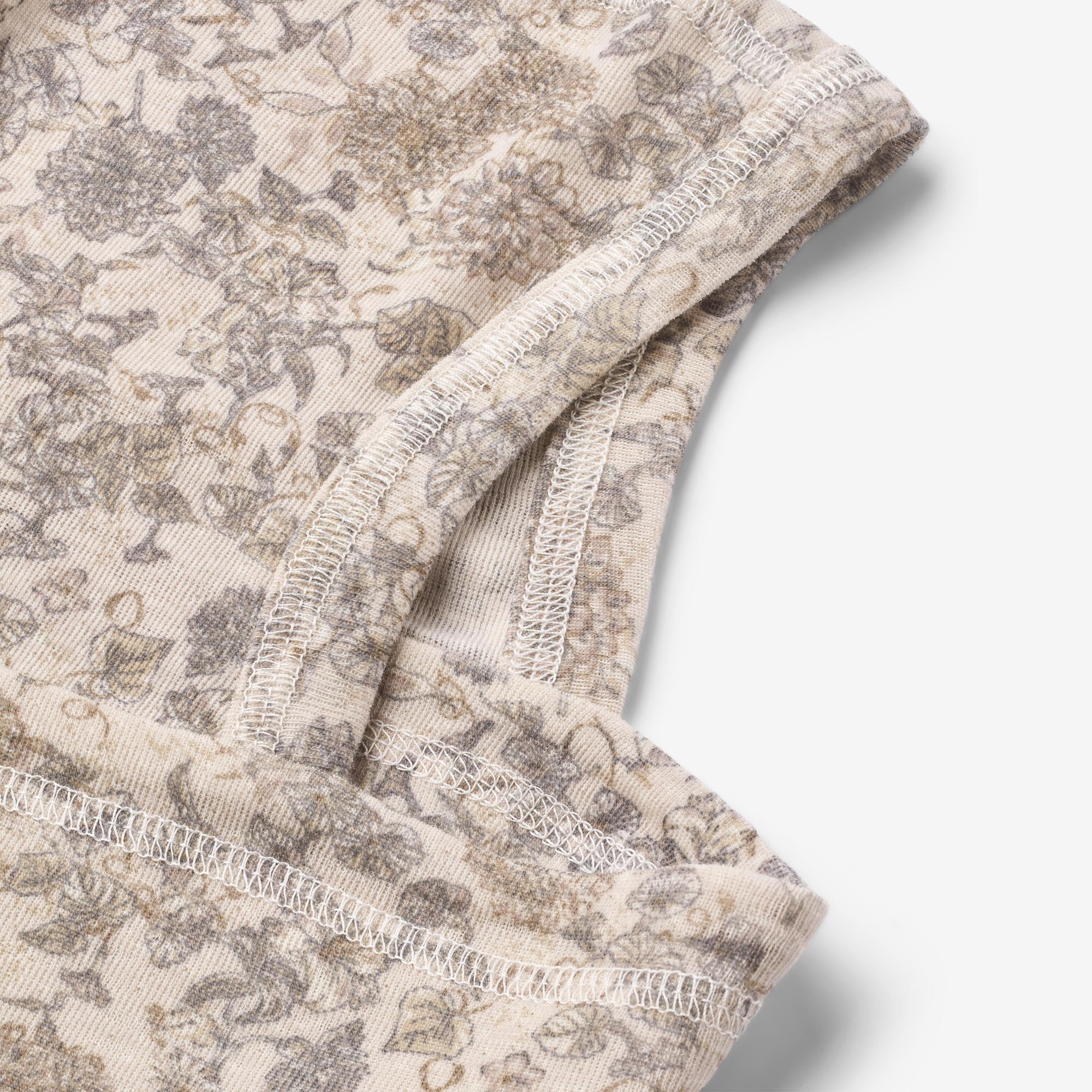 wheat-ibben-baselayer-balaclava-grey-winter-flowers-merinowolle image 4