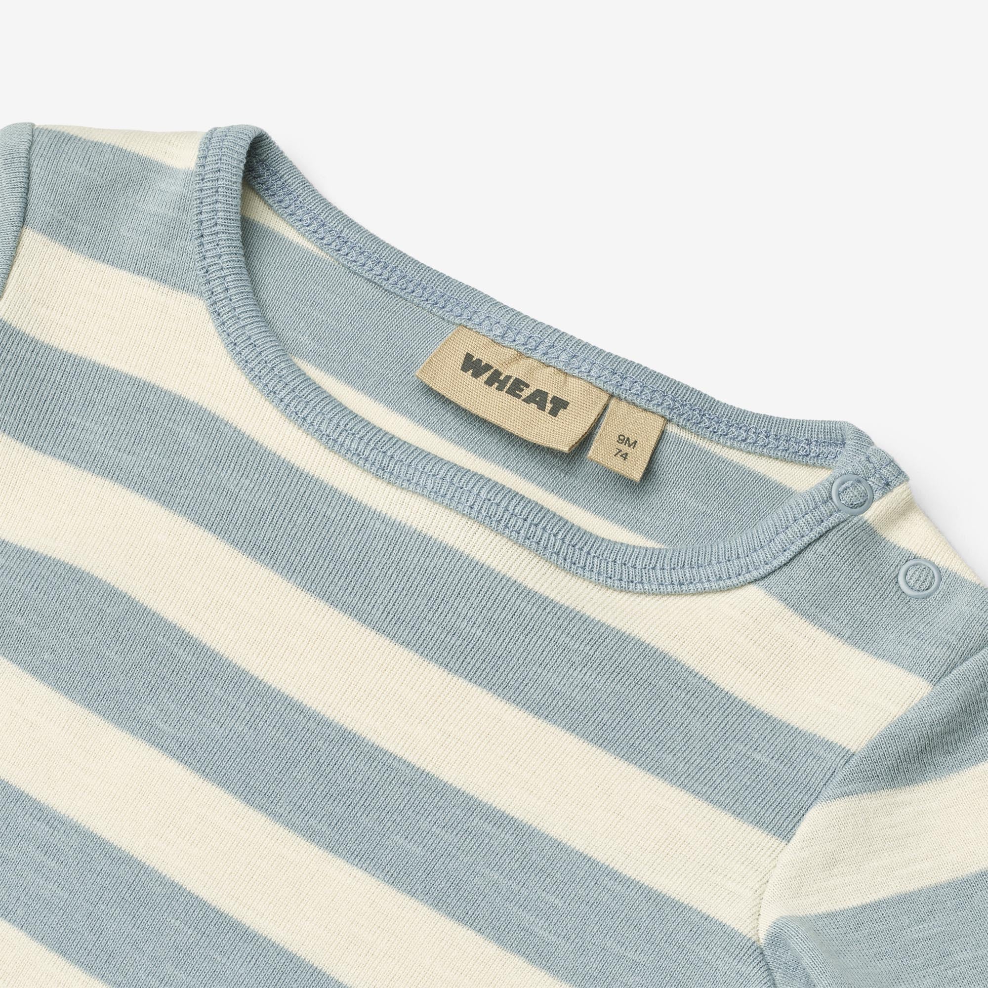 wheat-freddie-body-calm-blue-stripe-bio-baumwolle-langarm image 3