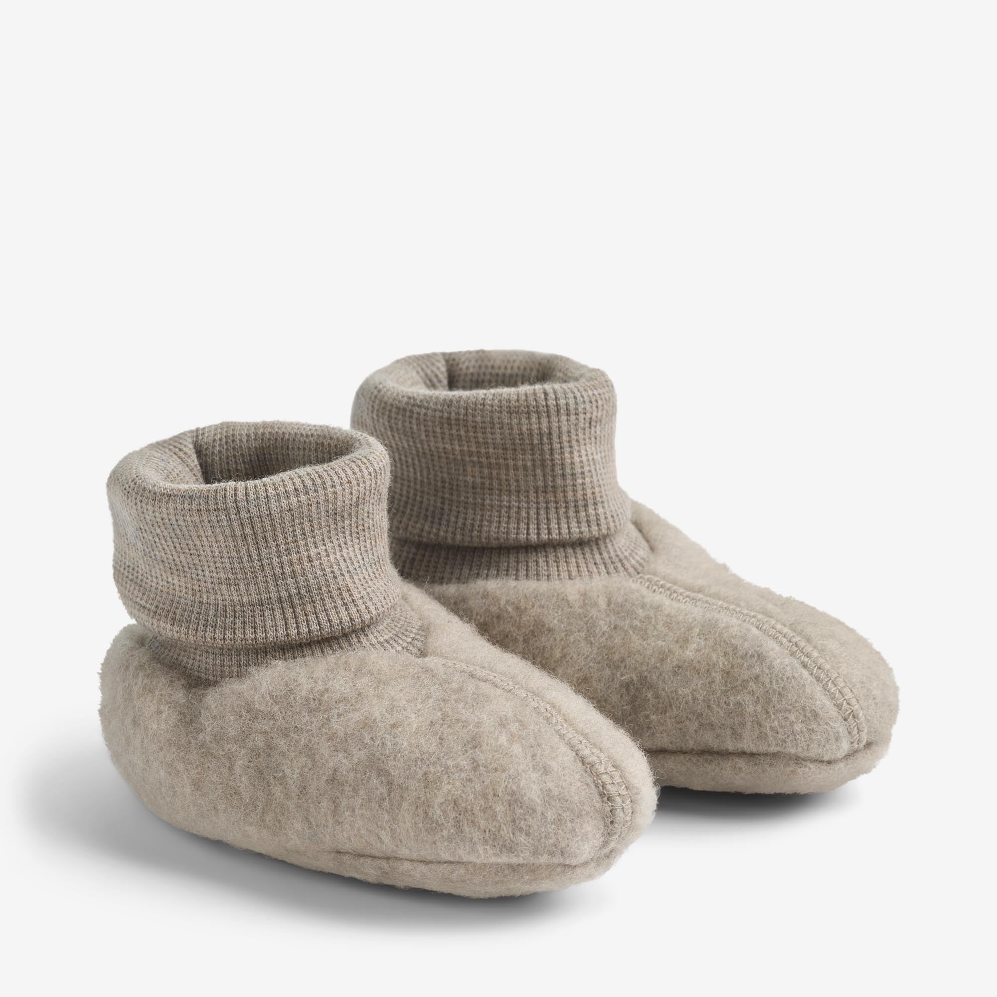 wheat-lei-wollfleece-babyschuhe-khaki-melange-merino image 1