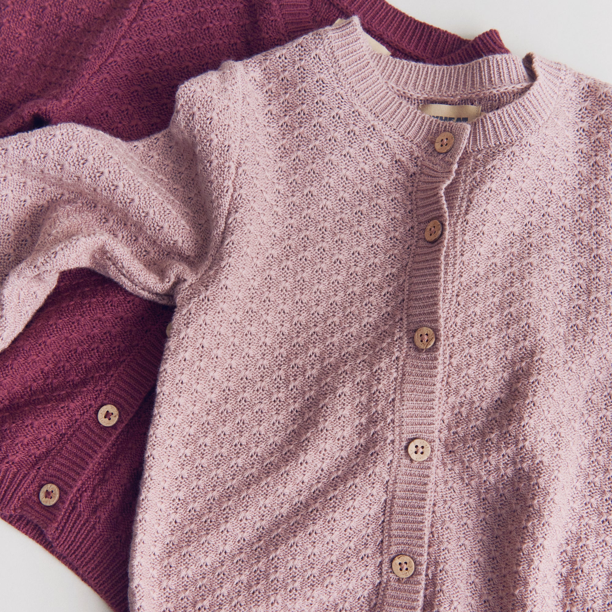 wheat-magnella-strickjacke-eggplant-m-dchen-bio-cardigan image 2