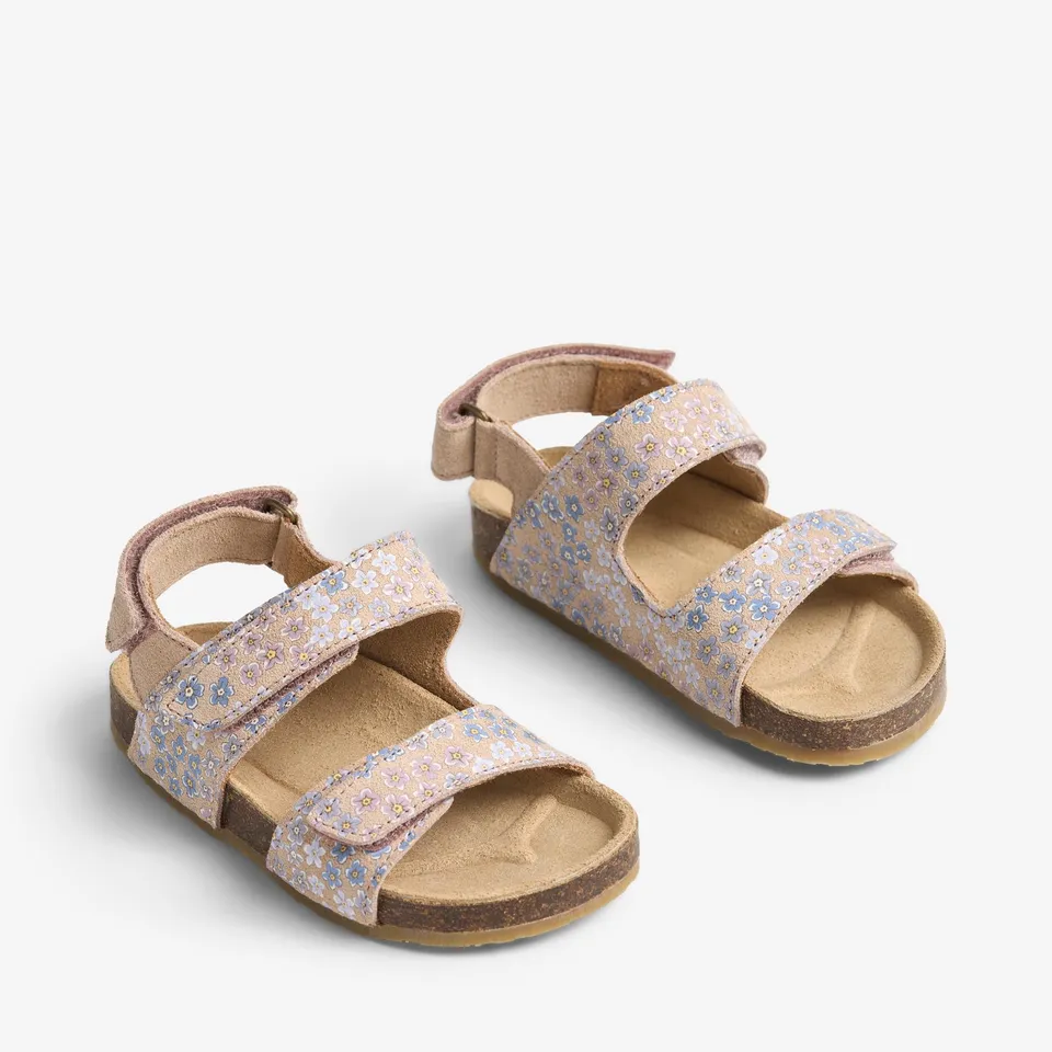 wheat-clara-sandale-powder-blue-flowers-leder image 1