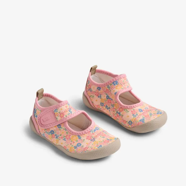 wheat-wavey-beach-shoe-badeschuh-multi-flowers-neopren image 1