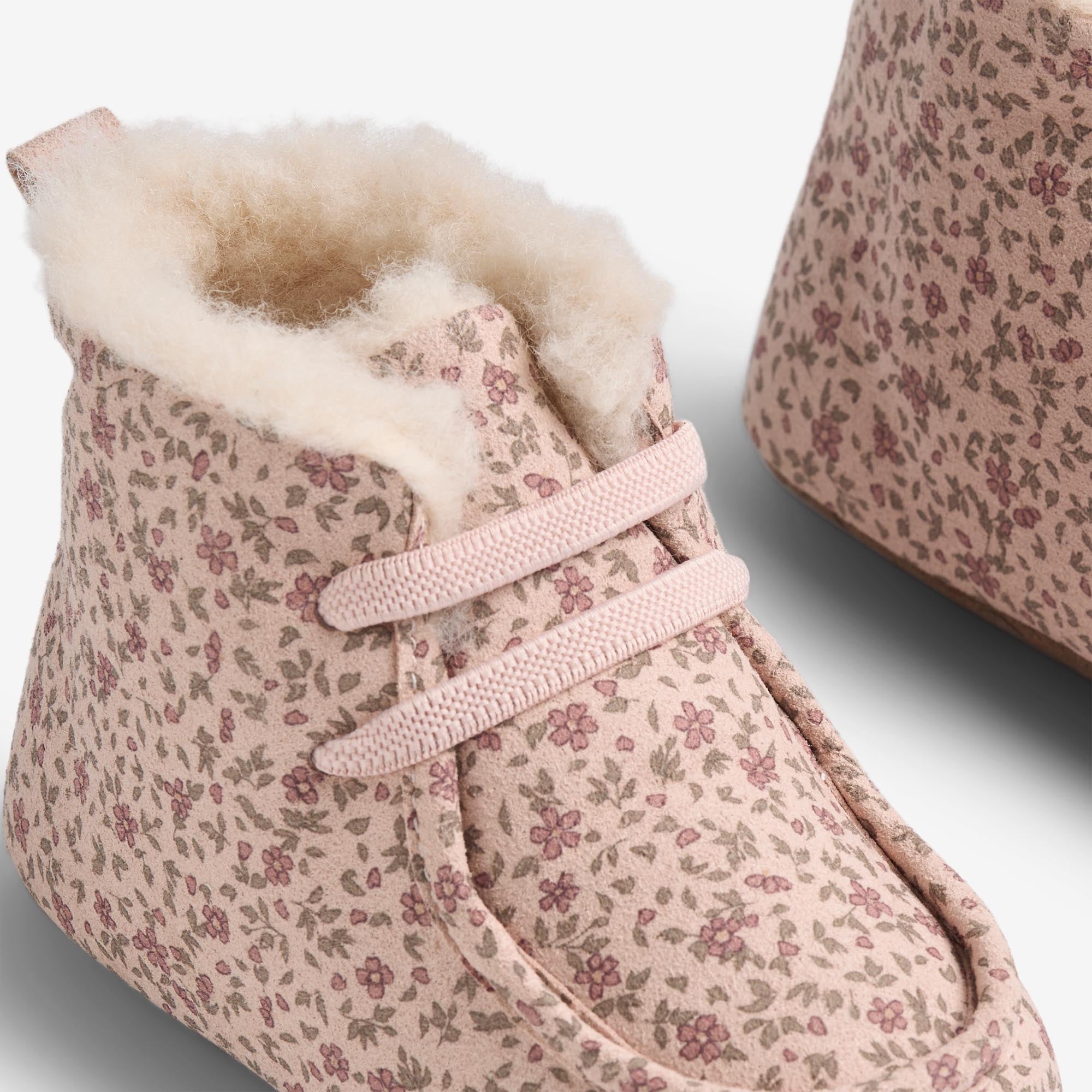 wheat-indoor-shoe-mae-hausschuh-dime-rose-small-flowers-wolle image 4