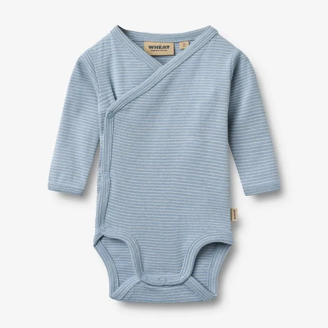 wheat-pil-wickelbody-langarm-faded-blue-stripe-bio-baumwolle image 1