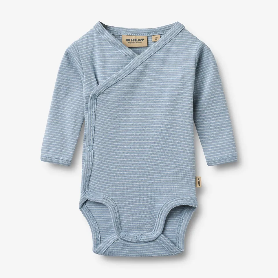 wheat-pil-wickelbody-langarm-faded-blue-stripe-bio-baumwolle image 1