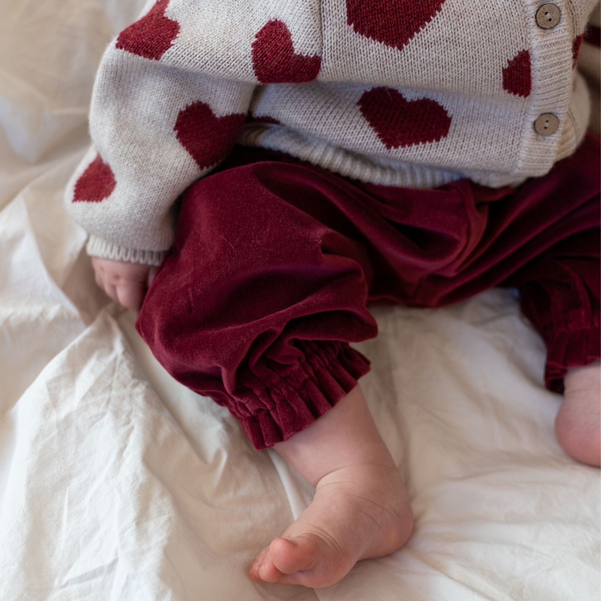 wheat-winter-polly-hose-ruby-red-bio-baumwolle-baby image 5