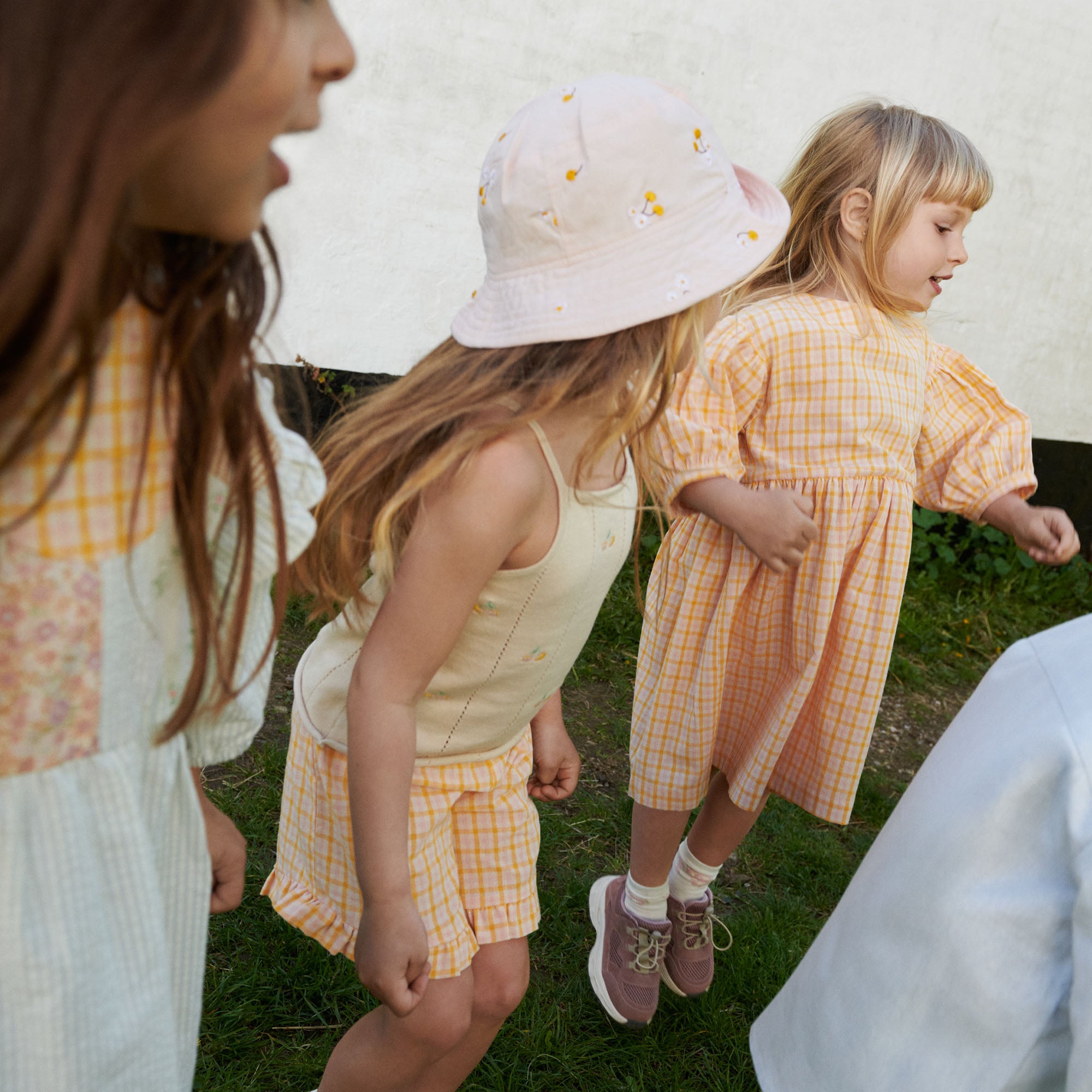 wheat-alec-kinder-bucket-hat-powder-yellow-cherries-bio image 2