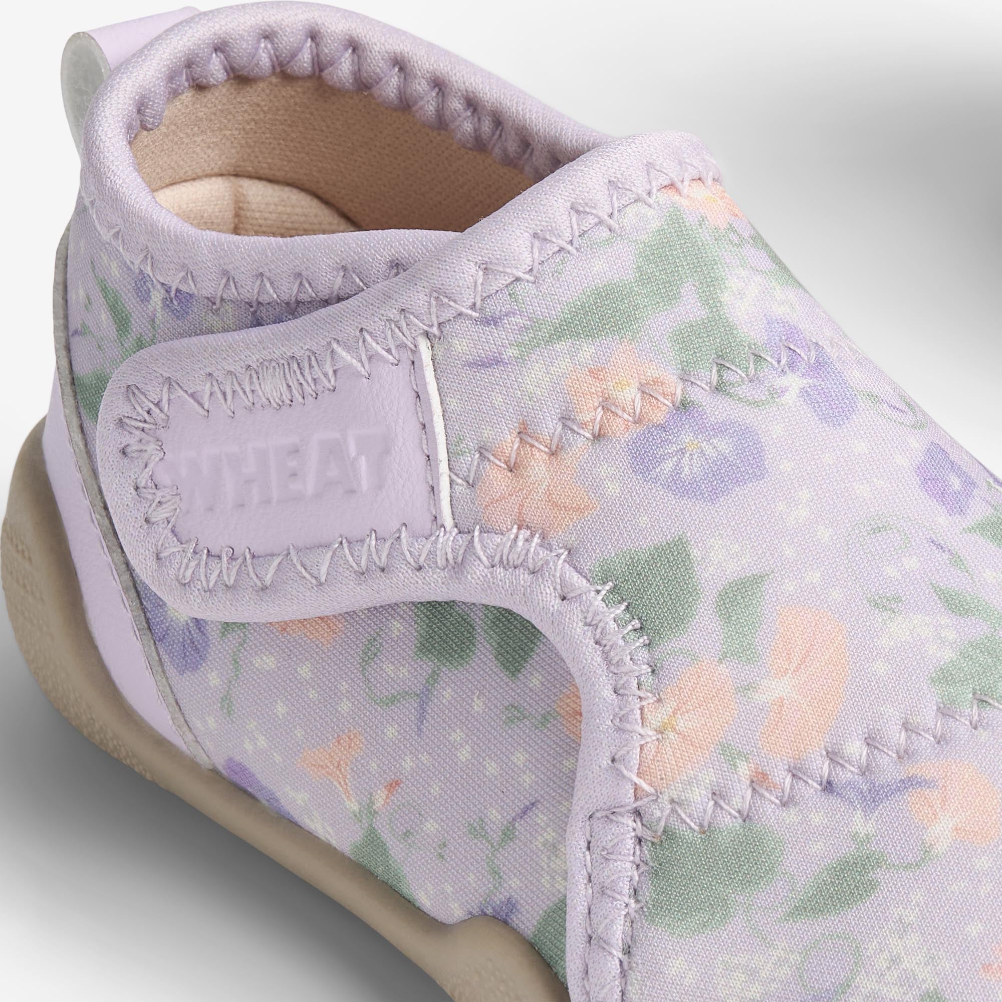 wheat-shawn-badeschuh-purple-light-petunias-neopren-barfu image 4
