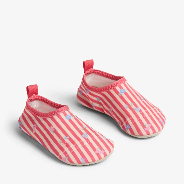 wheat-dolphin-schwimmschuh-red-stripe-flowers-barefoot image 1