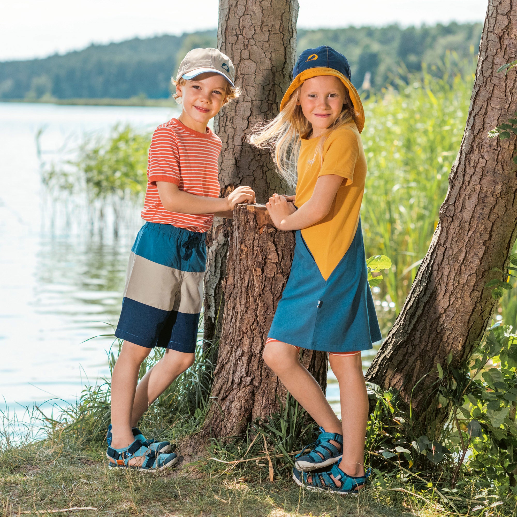 finkid-husky-merikortti-kleid-golden-yellow-biobaumwolle-lsf30 image 3