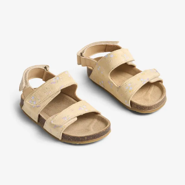 wheat-clara-sandale-barely-apricot-flowers-leder-klett image 1