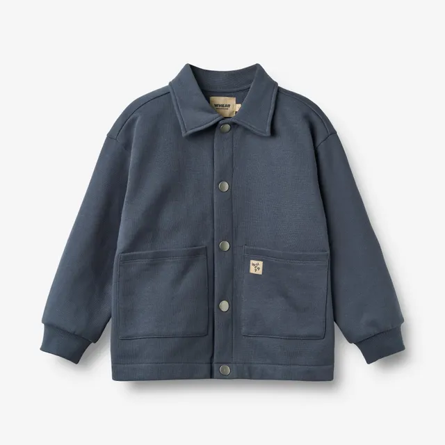 wheat-carmine-sweatjacke-greyblue-bio-baumwolle-druckknopf image 1