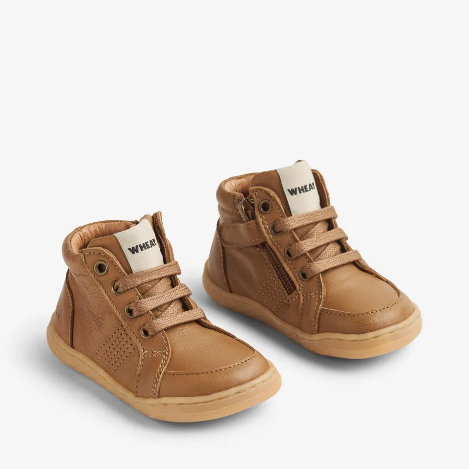 wheat-malia-barefoot-prewalker-lauflernschuhe-cognac-leder image 1