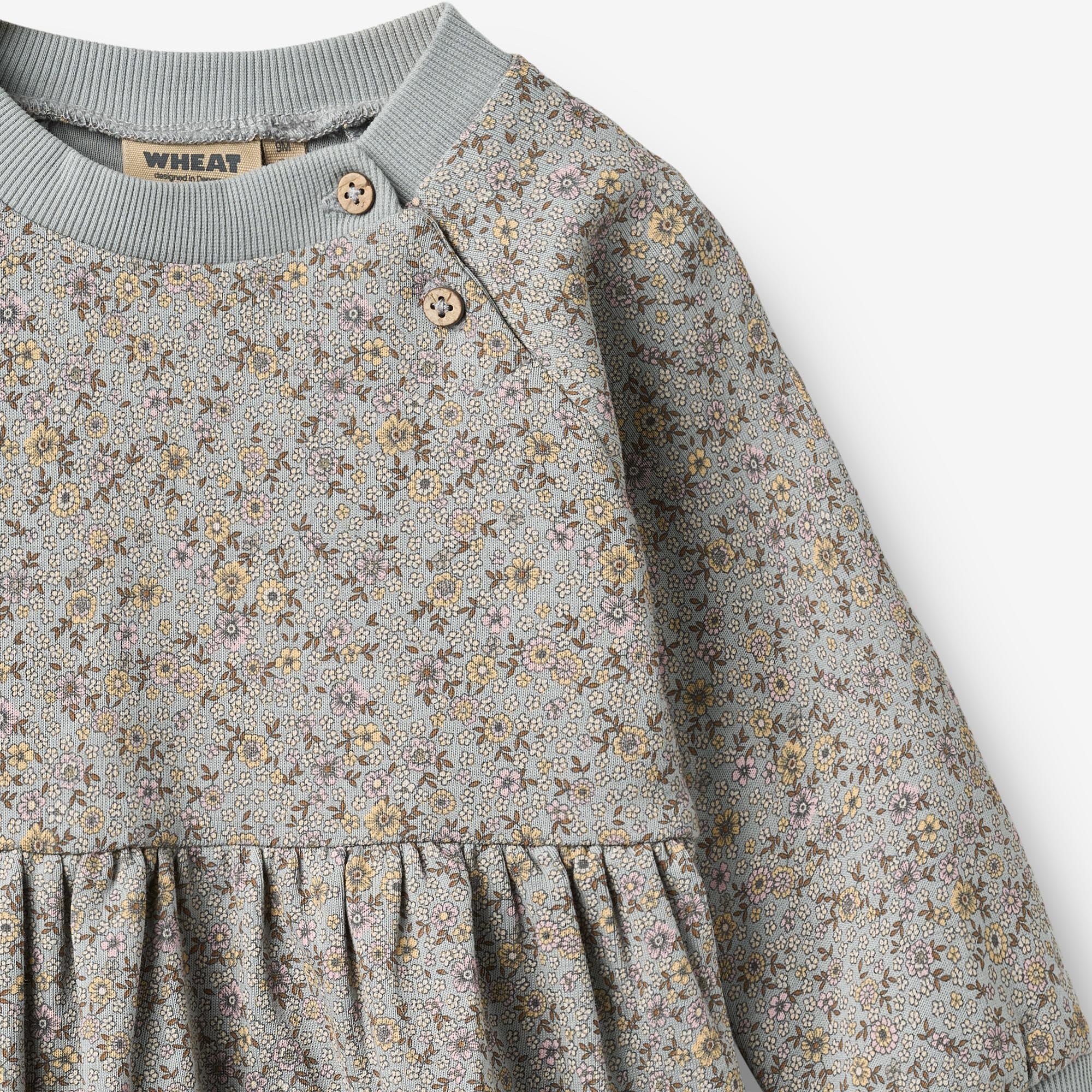 wheat-dorthea-kleid-baby-slightly-blue-flowers-bio image 3