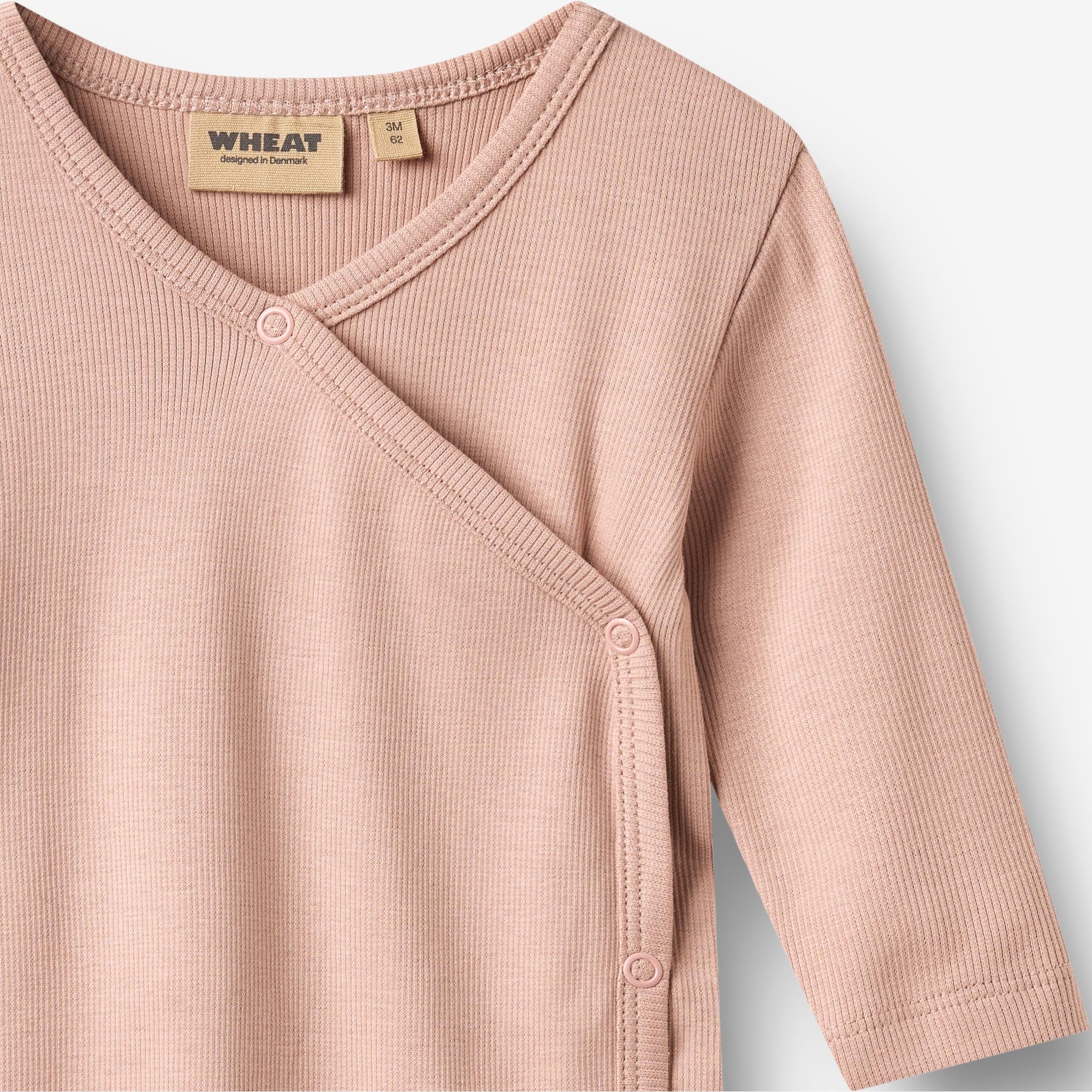 wheat-everest-wrapsuit-langarm-bio-baumwolle-rose-powder image 3
