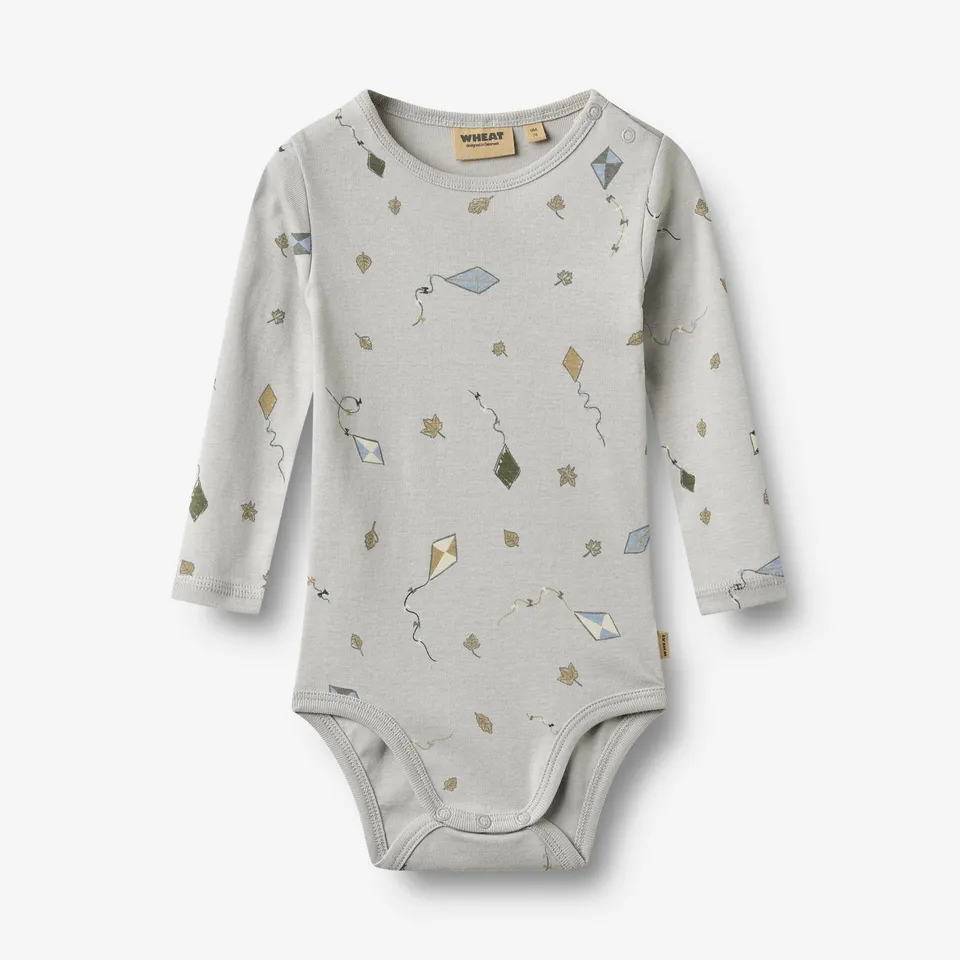 wheat-freddie-langarm-body-mellow-sky-kites-bio-baumwolle image 1
