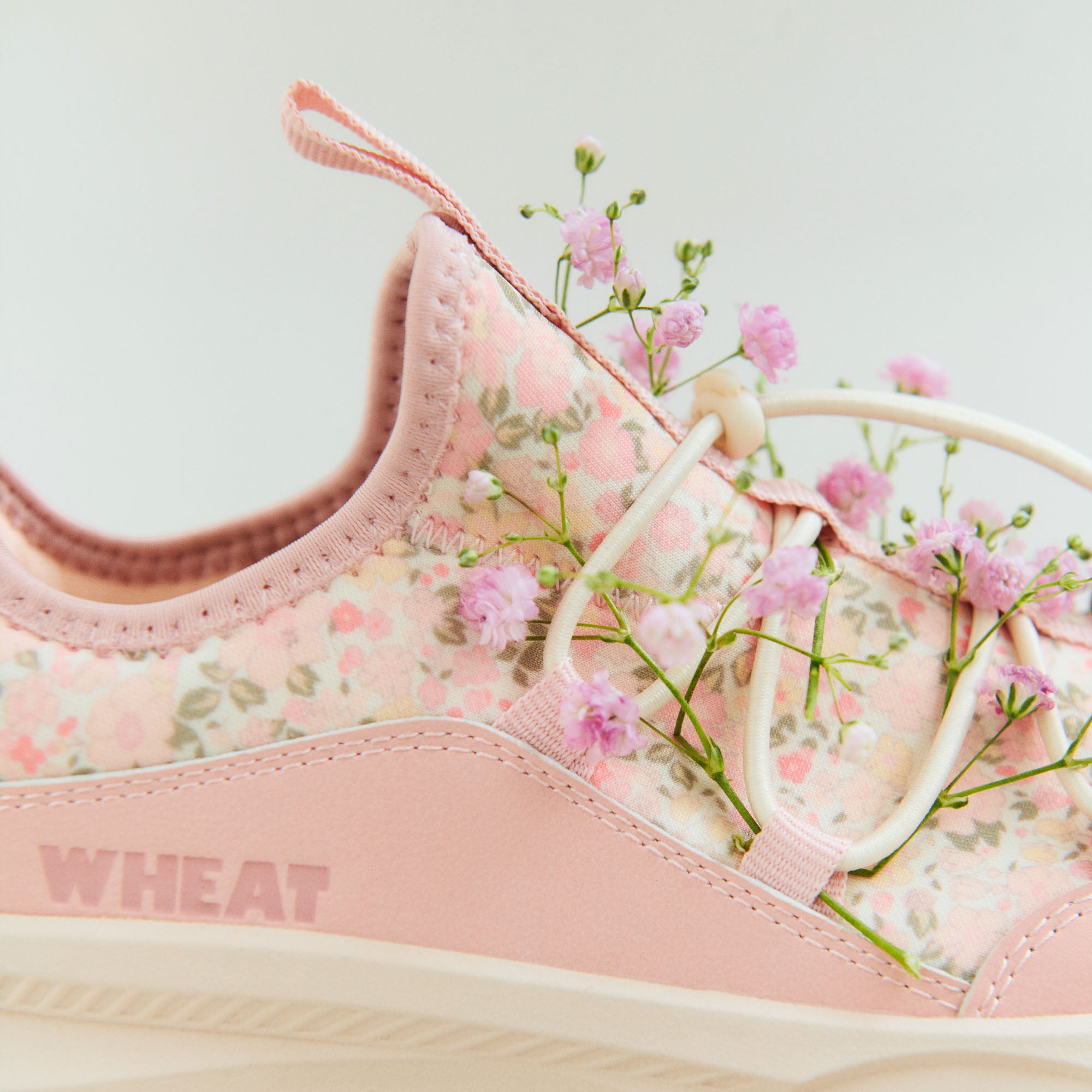 wheat-billie-sneaker-ivory-flower-meadow-blumen image 2