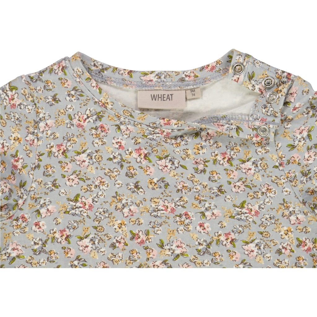 wheat-dress-adea-babykleid-dusty-dove-flowers image 3