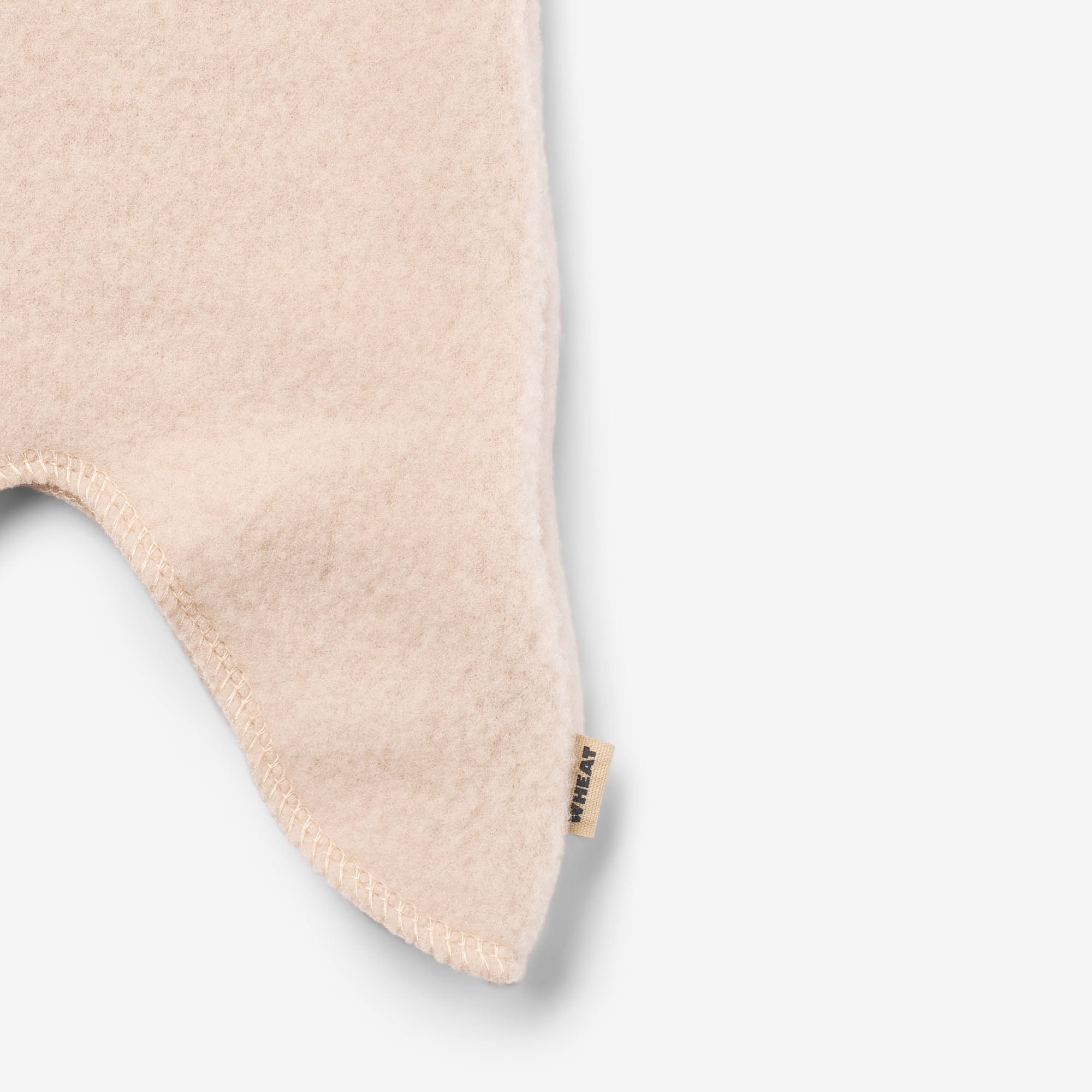 wheat-eli-sturmhaube-baby-pale-lilac-merinowolle image 3