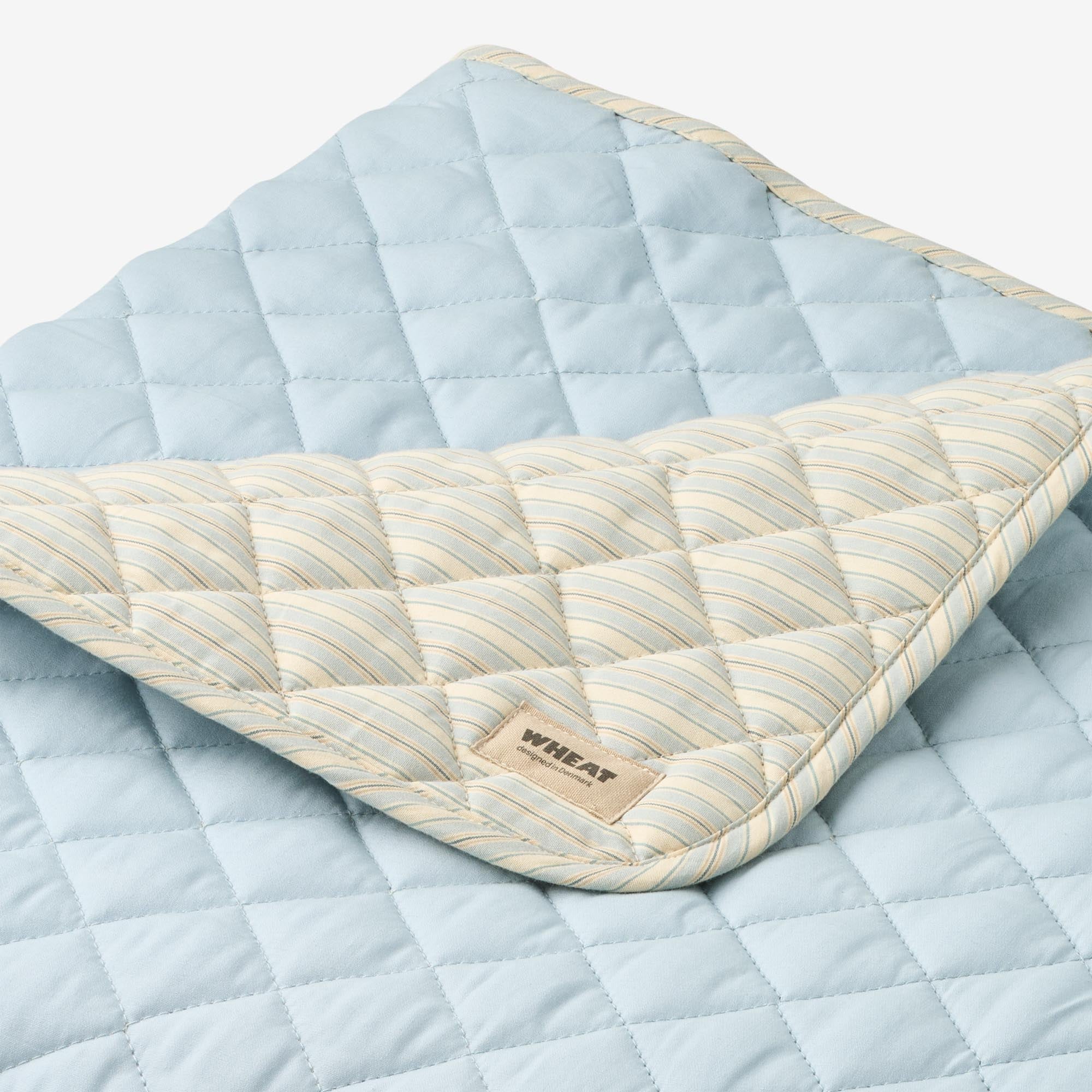 wheat-accessories-quilt-blanket-steppdecke-blue-ocean-stripe-bio-baumwolle image 3