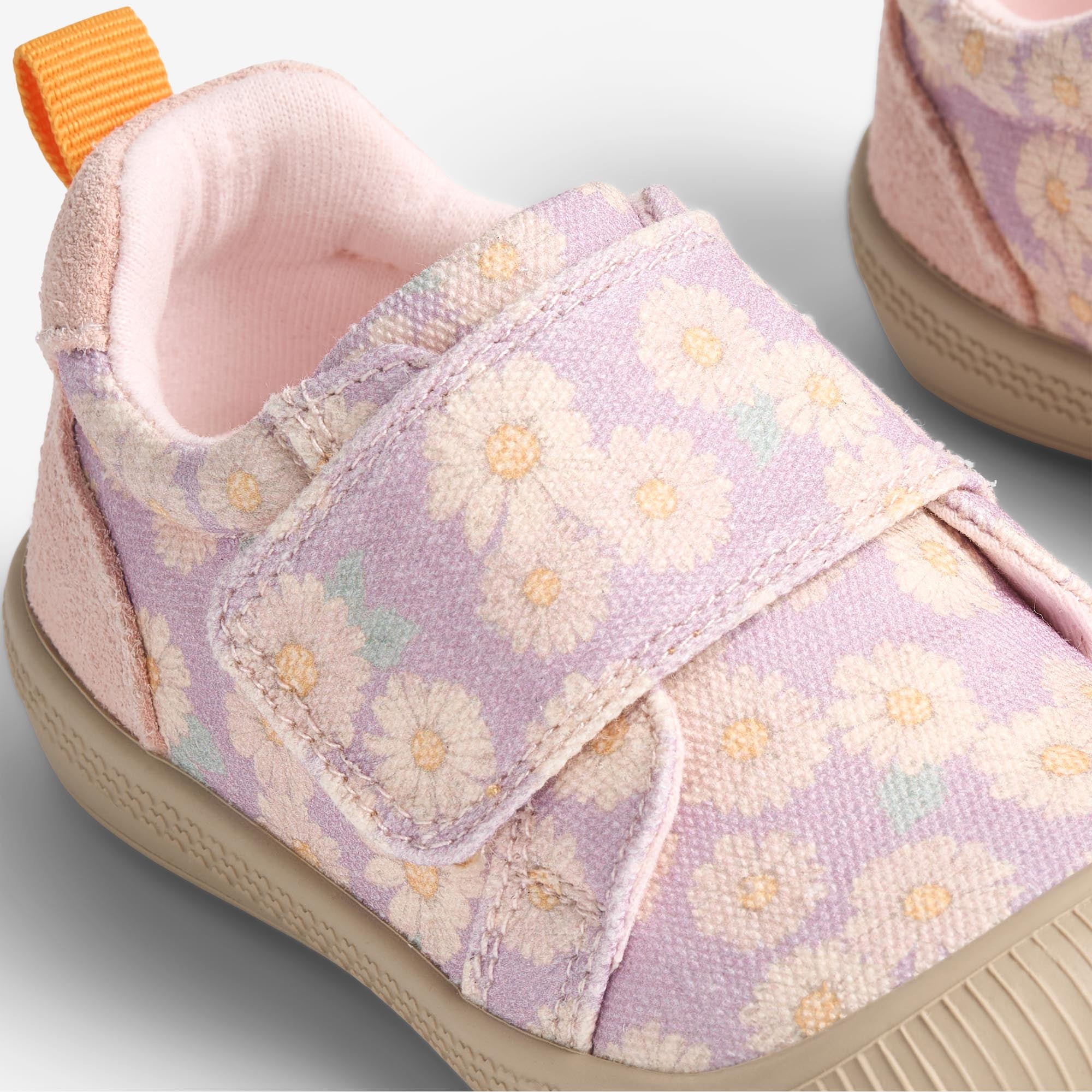 wheat-kei-prewalker-lavender-daisies-canvas-klett image 4