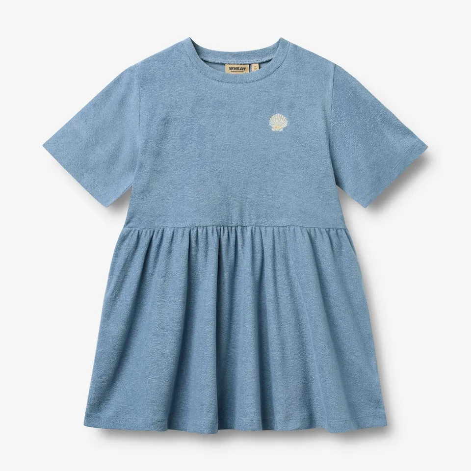 wheat-astrid-kurzarm-kleid-faded-denim-bio-baumwolle image 1