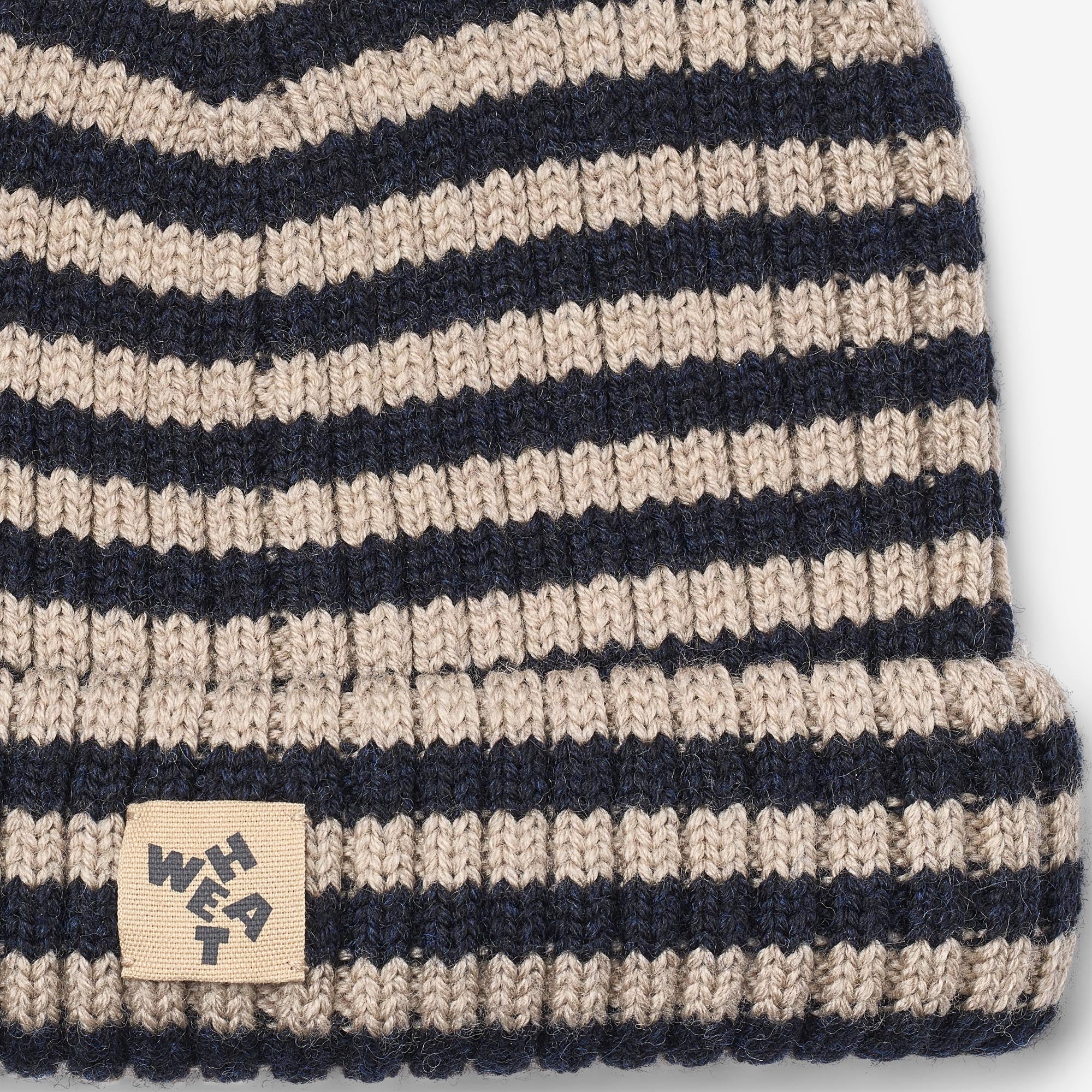 wheat-topper-beanie-navy-kinder-m-tze-merinowolle-gestreift image 3